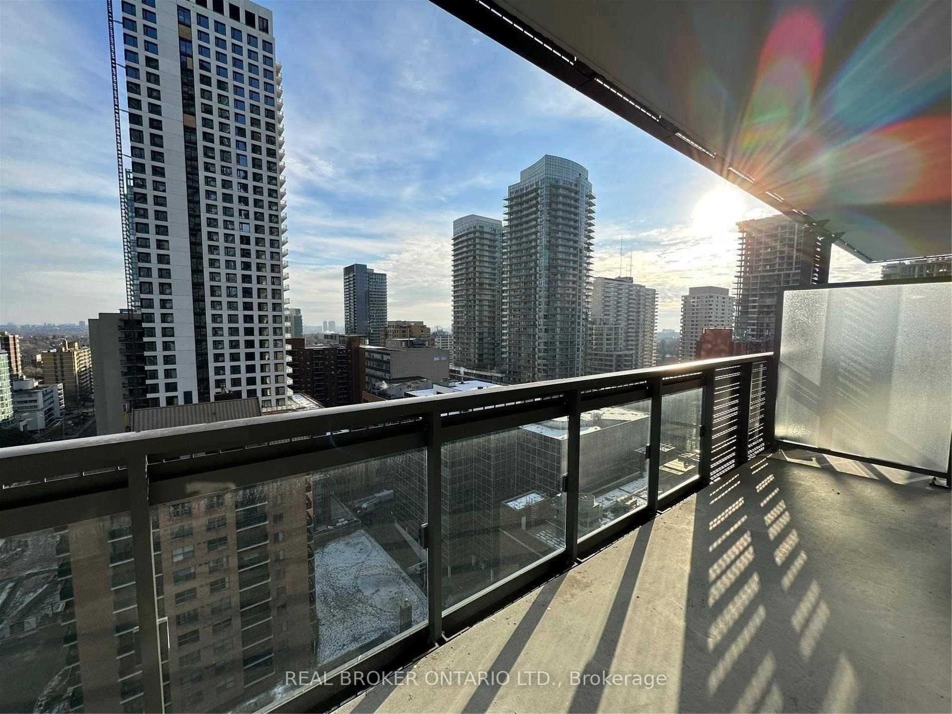 39 Roehampton Avenue 1401, Toronto, ON M4P 1P9 photo 3