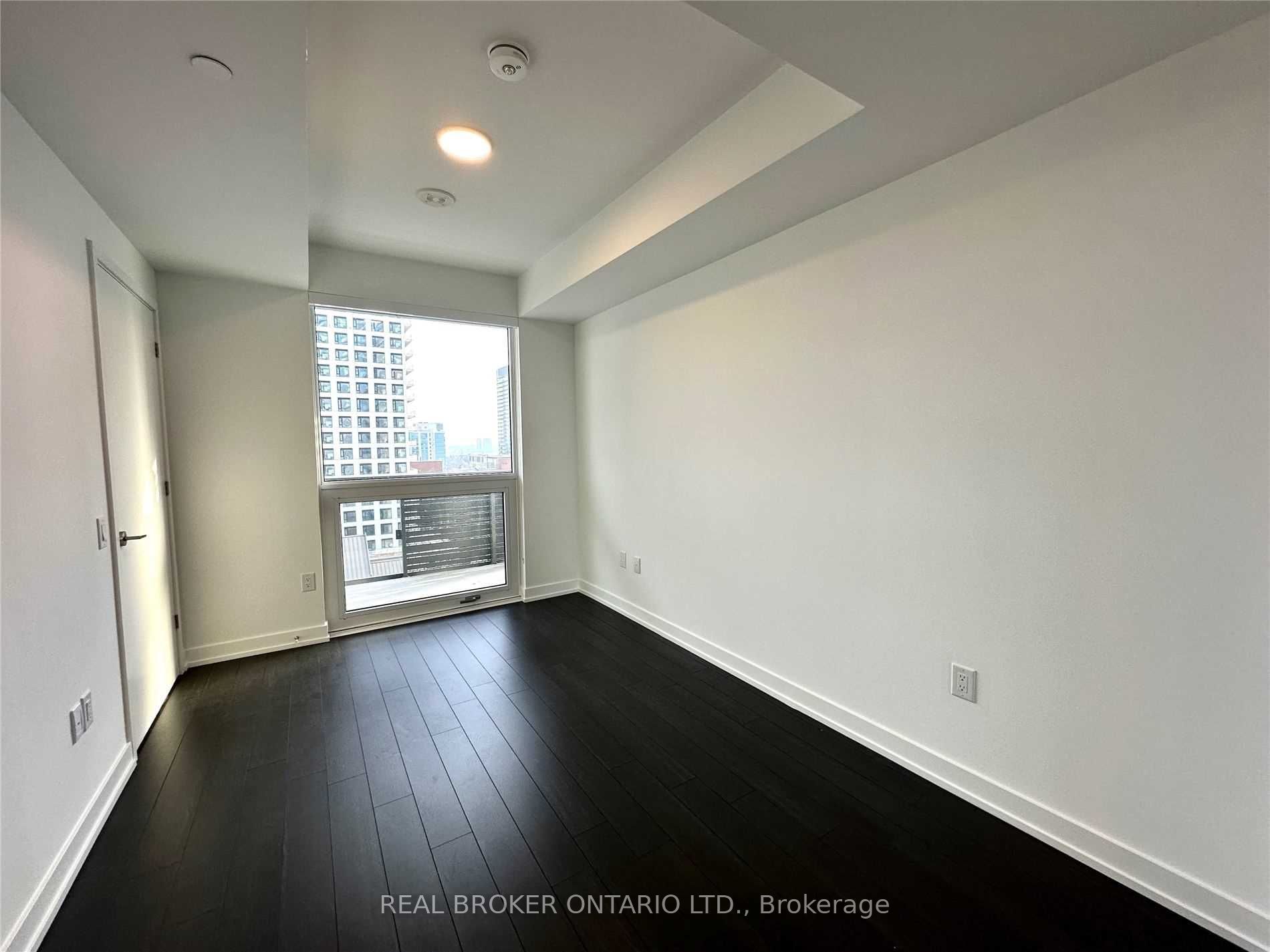 39 Roehampton Avenue 1401, Toronto, ON M4P 1P9 photo 5
