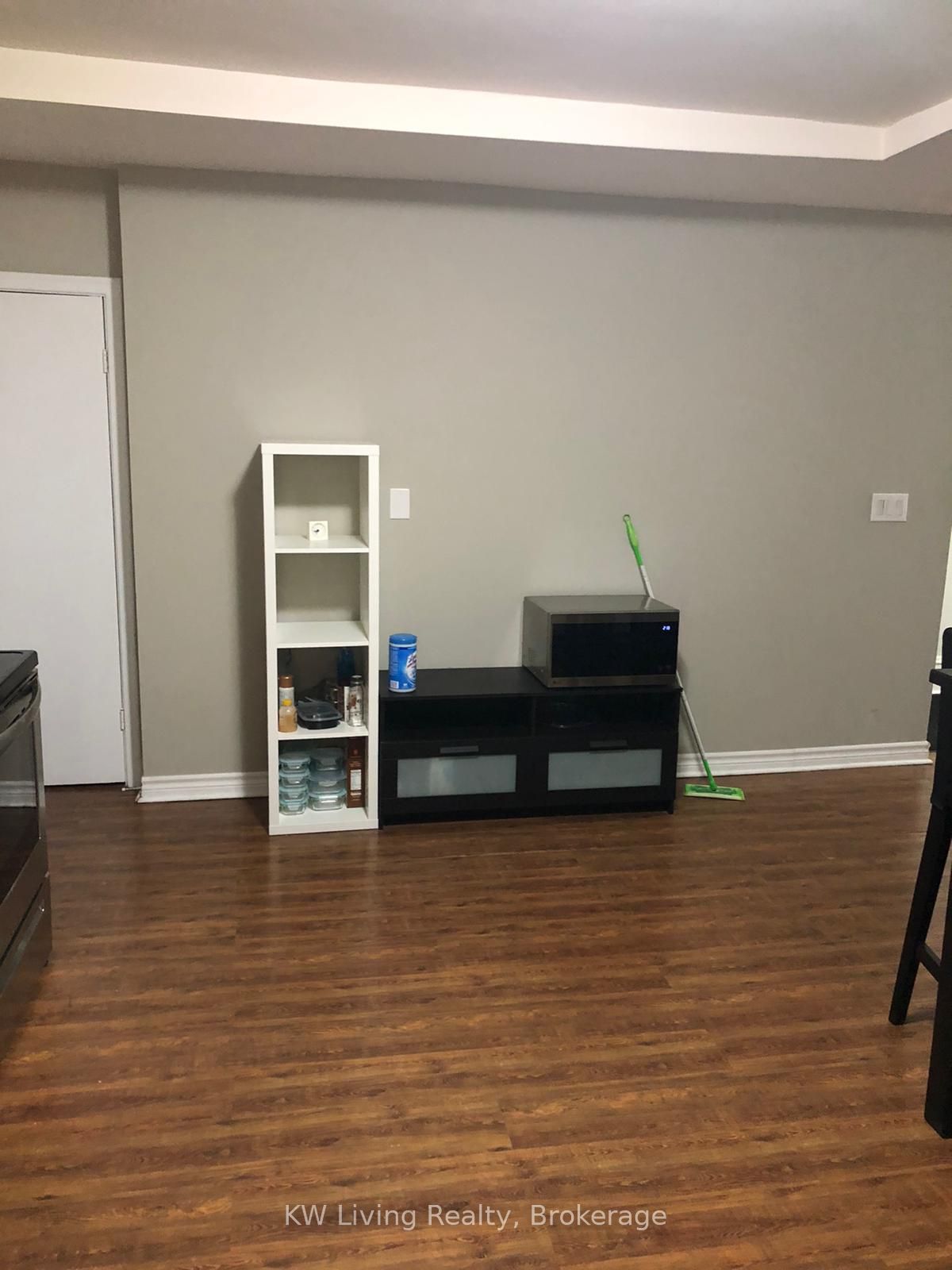 377 Dundas Street W 3rd Floor, Toronto, ON M5T 1G6 photo 4