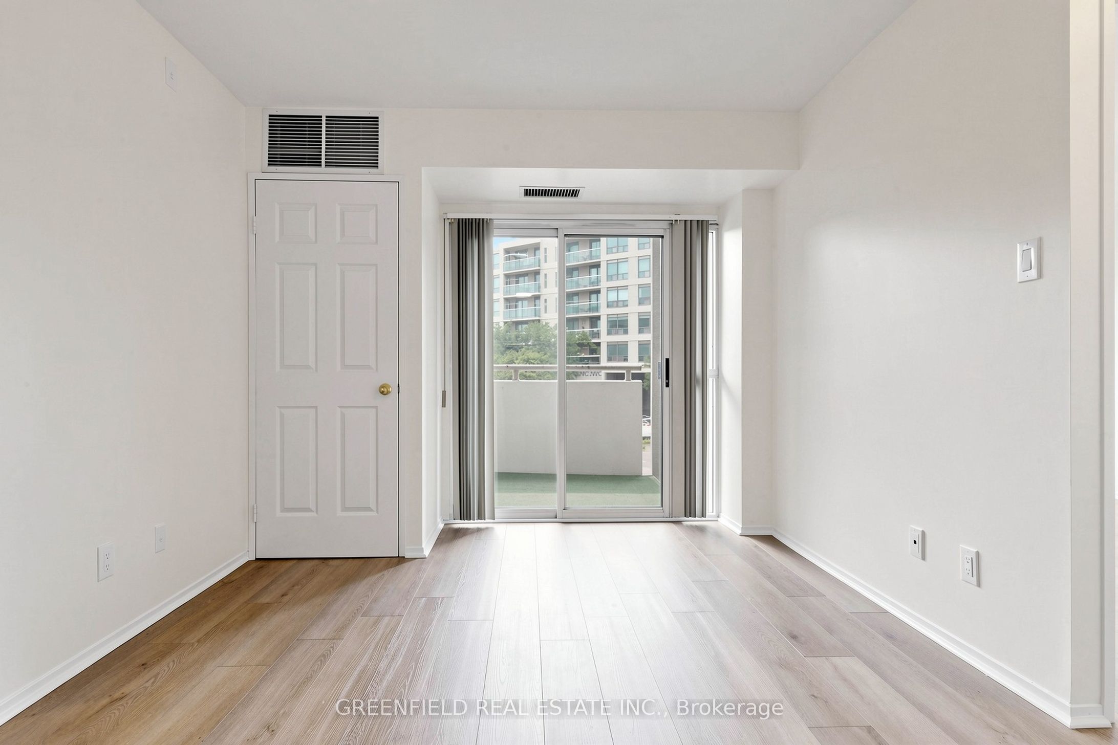 897 Sheppard Avenue W 205, Toronto, ON M3H 2T4 photo 2