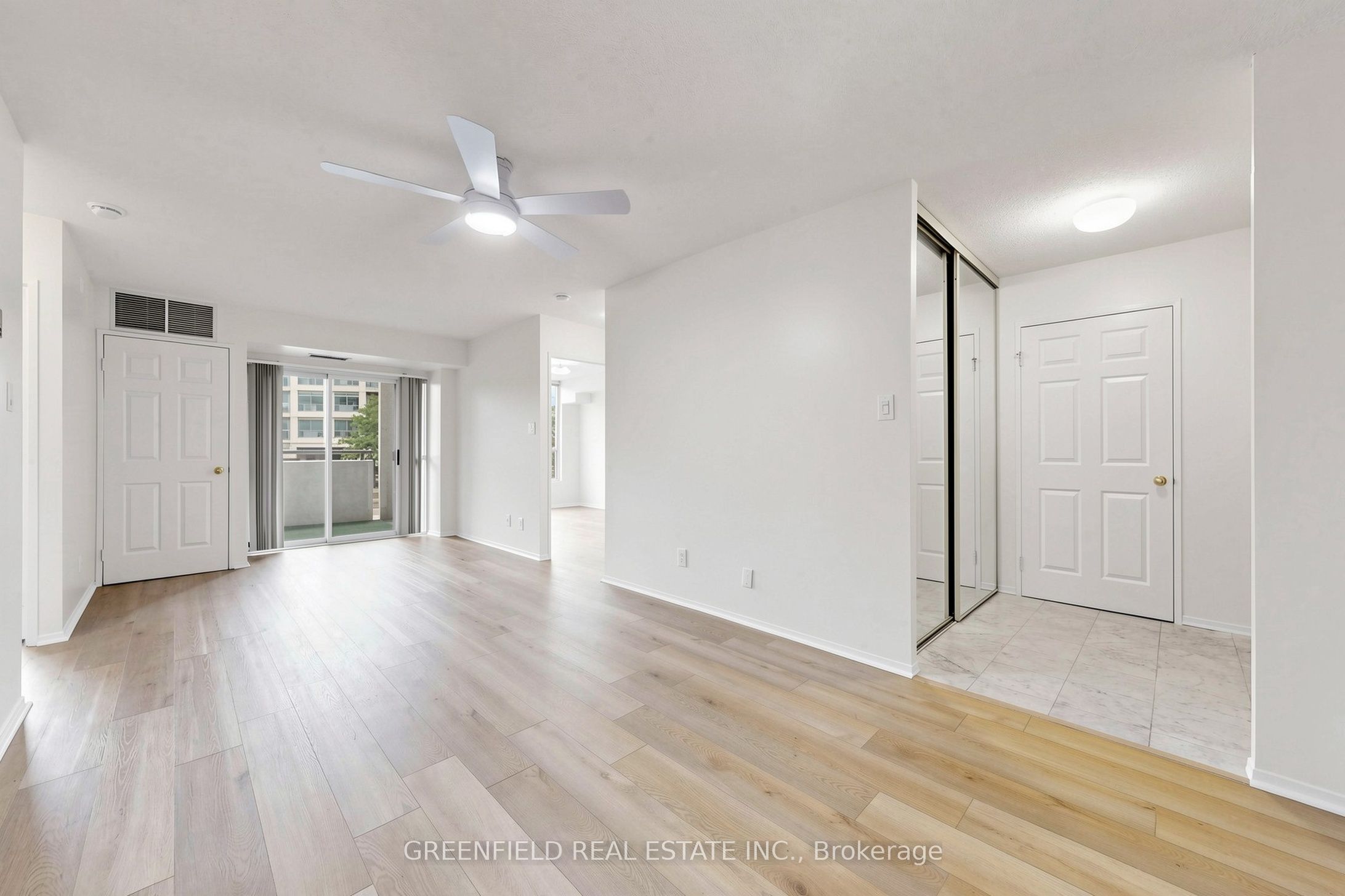 897 Sheppard Avenue W 205, Toronto, ON M3H 2T4 photo 4