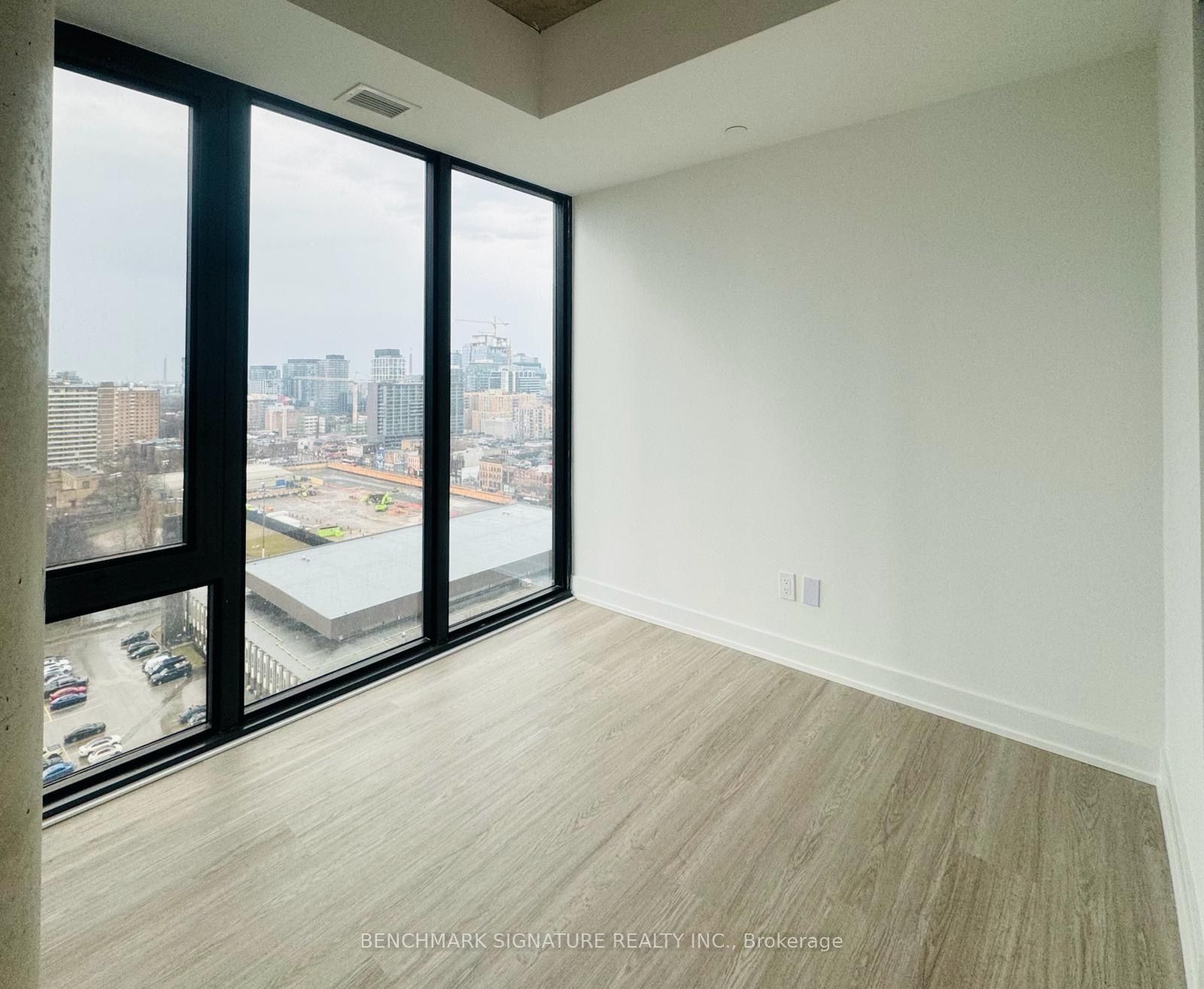 47 Mutual Street 1705, Toronto, ON M5B 0C6 photo 4