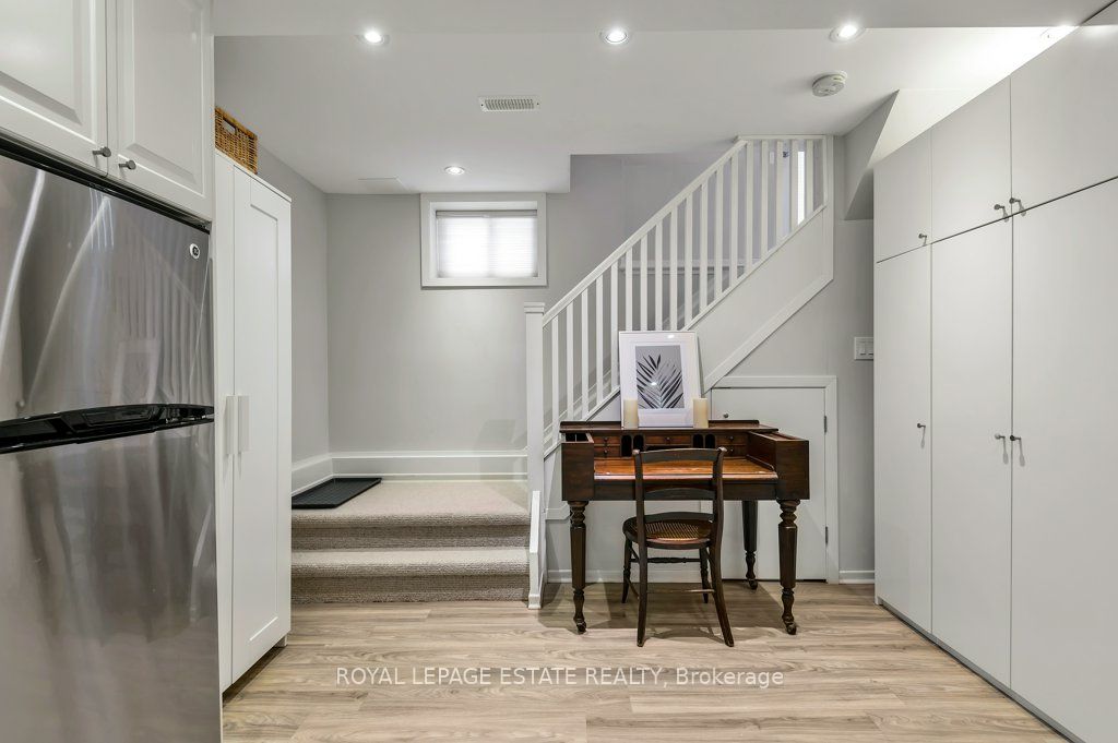 17 Birdsall Avenue Lower, Toronto, ON M4R 2B7 photo 2
