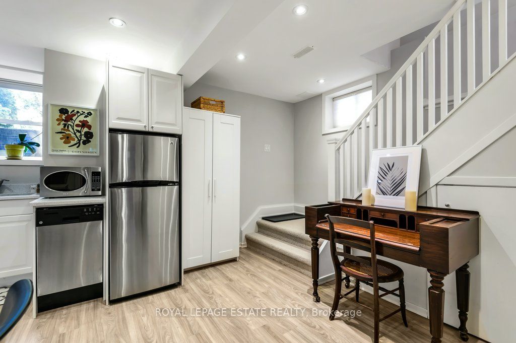 17 Birdsall Avenue Lower, Toronto, ON M4R 2B7 photo 3