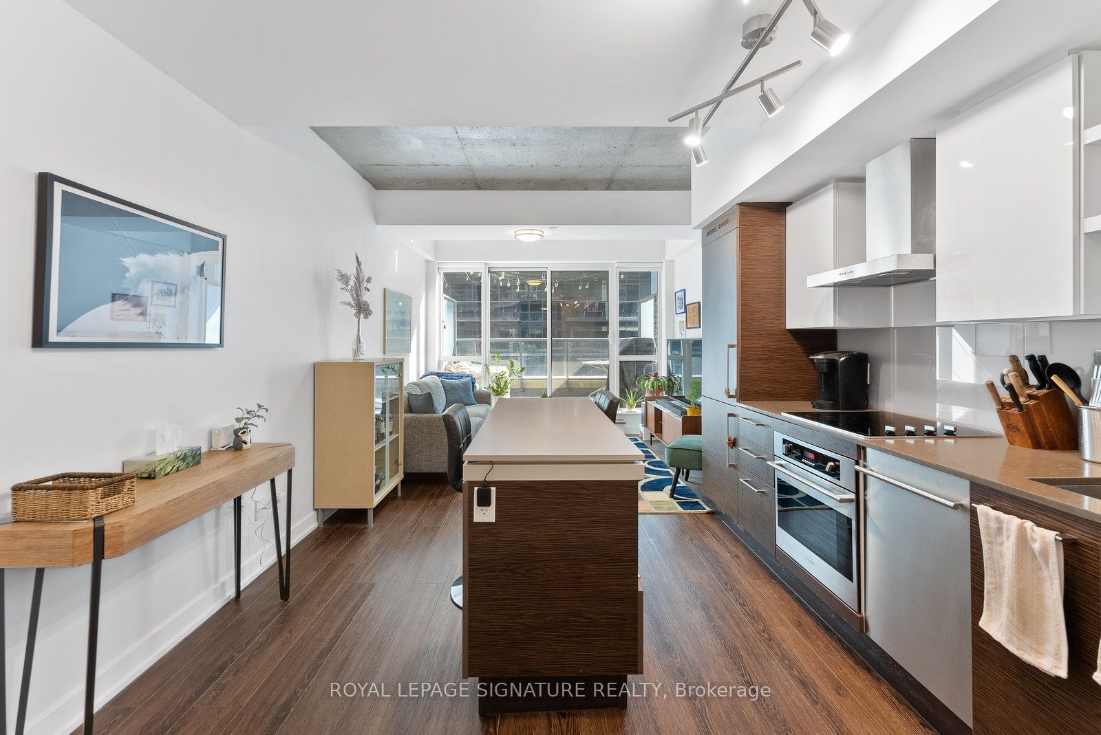1030 King Street W 333, Toronto, ON M6K 0B4