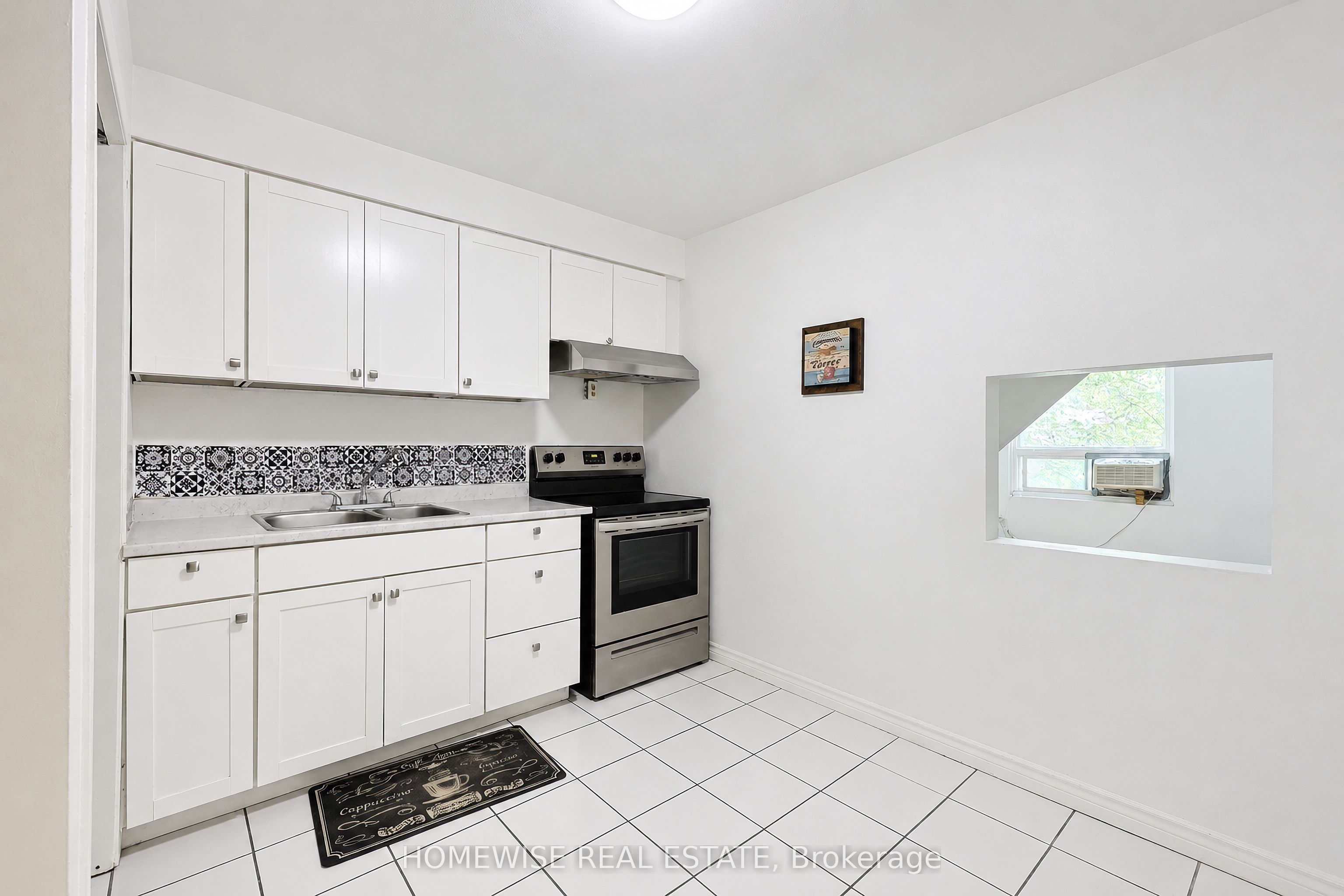 961A Eglinton Avenue Rear, Toronto, ON M6C 2C4 photo 5