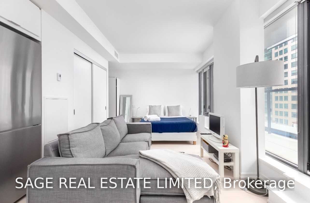 60 Colborne Street 712, Toronto, ON M5E 1E3