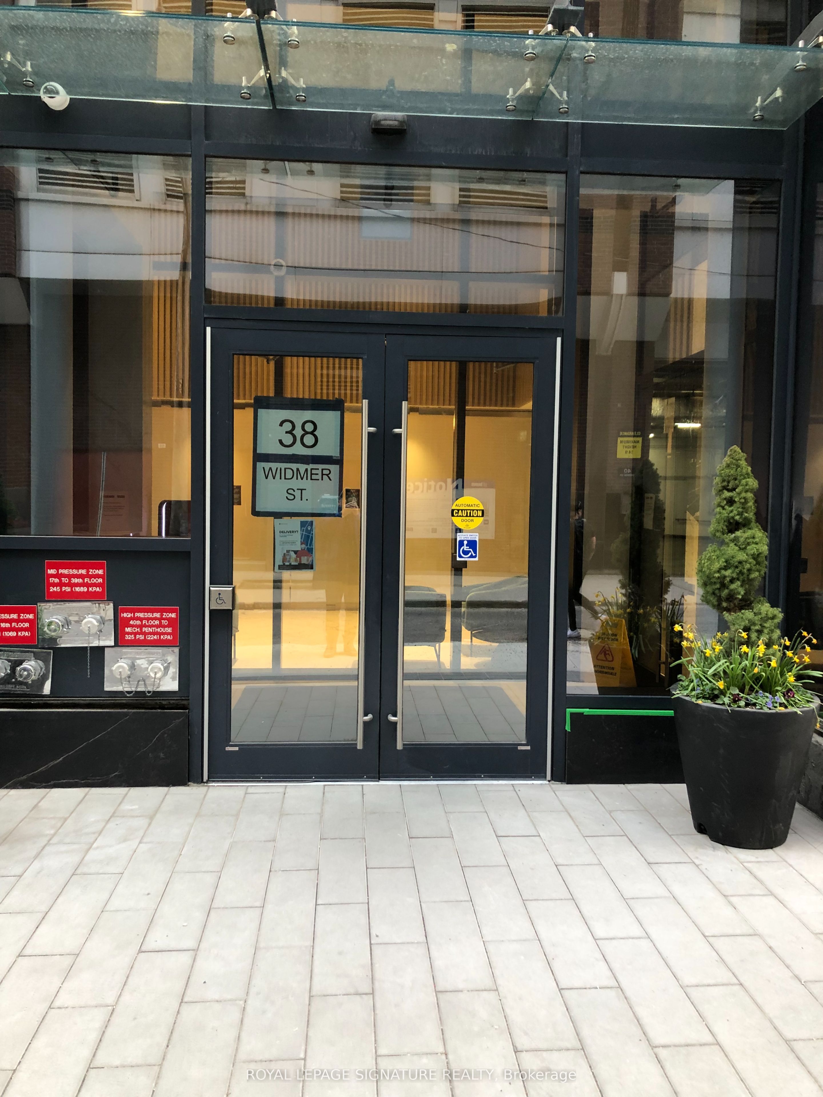 38 Widmer Street 4701, Toronto, ON M5V 0P7
