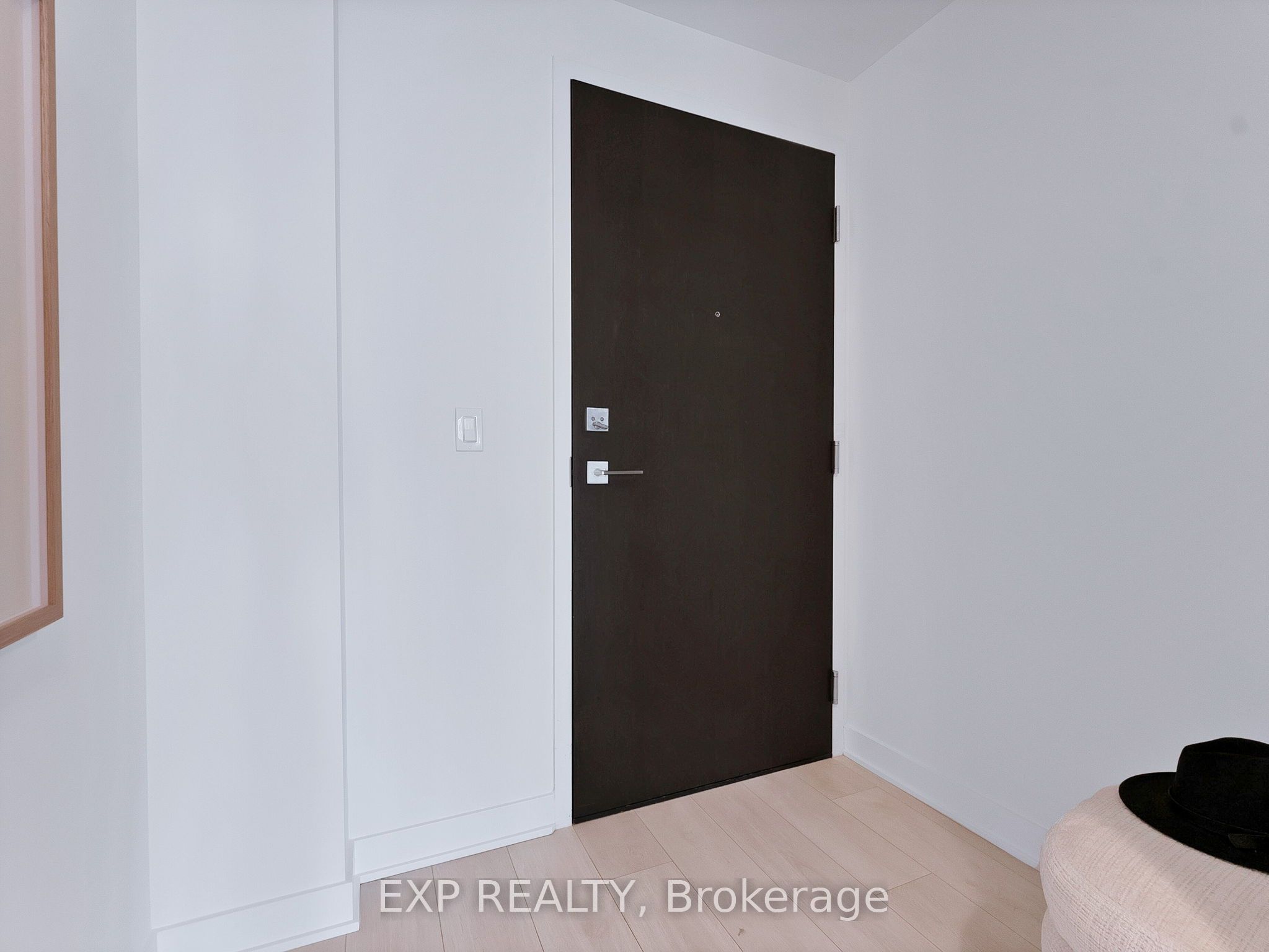 2221 Yonge Street 2711, Toronto, ON M4S 2B4 photo 2