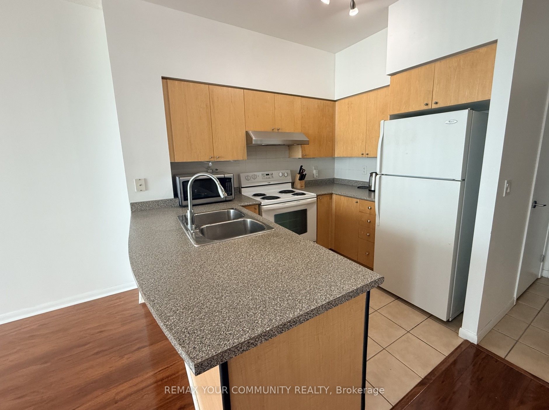231 Fort York Boulevard 2806, Toronto, ON M5V 1B2 photo 4