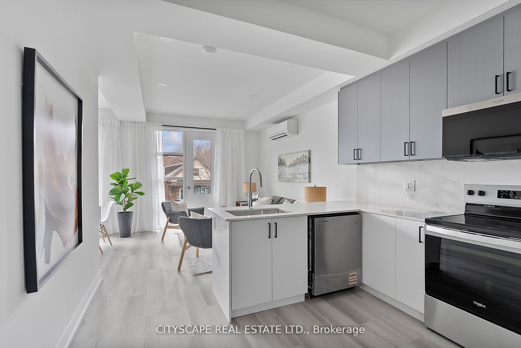 587 Oakwood Avenue 3 (Upper), Toronto, ON M6E 2X8