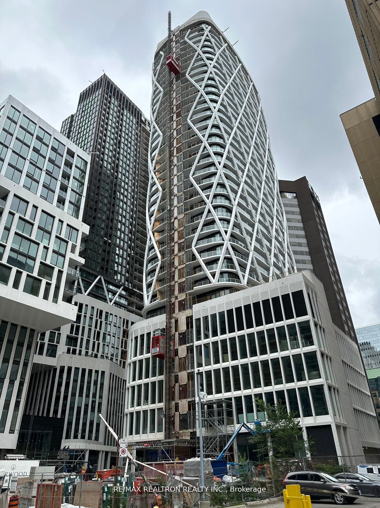 230 Simcoe Street 926, Toronto, ON M5T 1T4