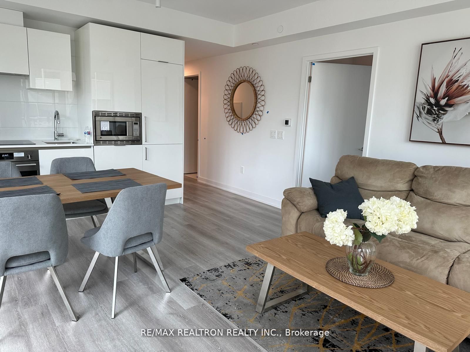 230 Simcoe Street 926, Toronto, ON M5T 1T4 photo 5