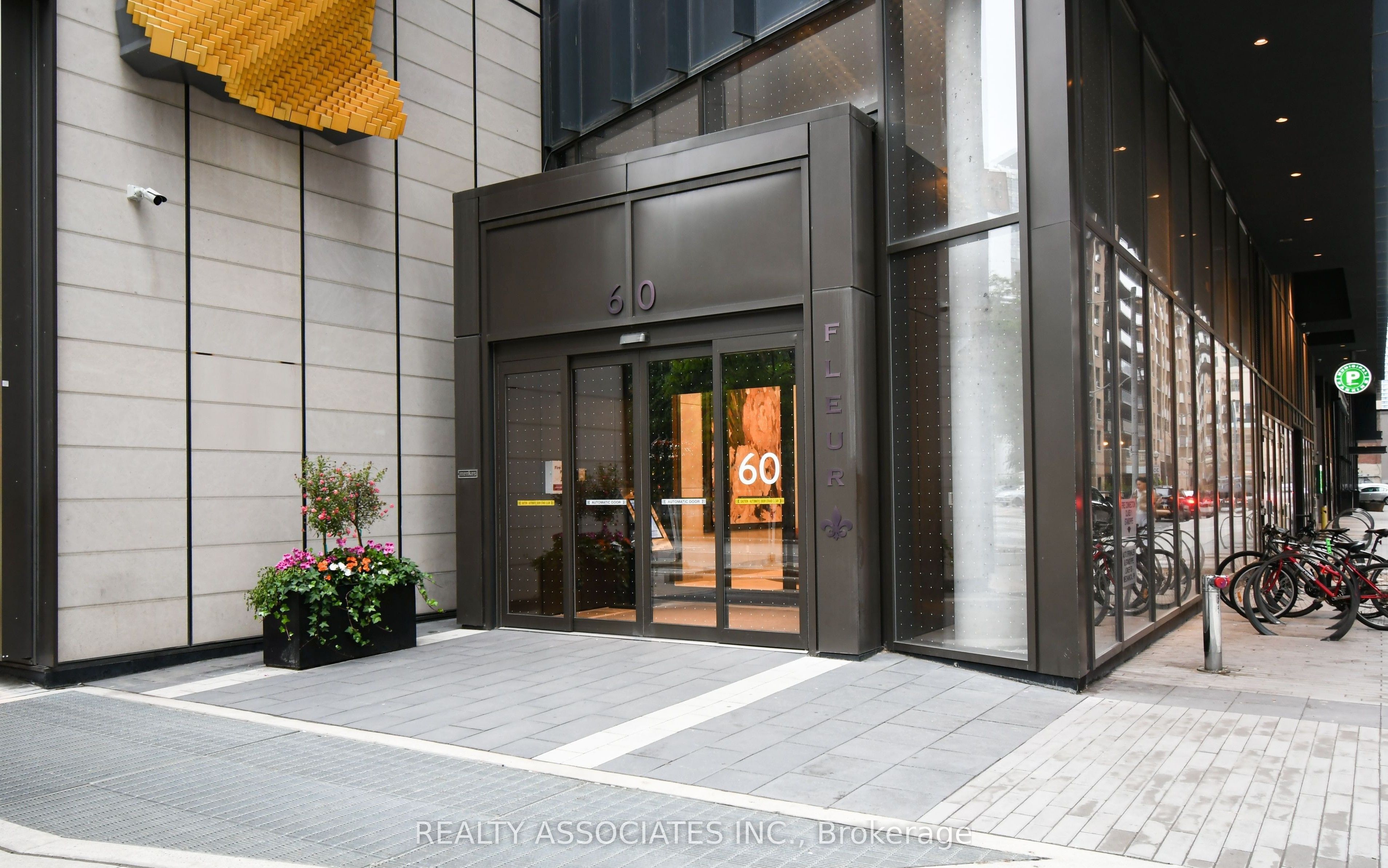 60 Shuter Street 3006, Toronto, ON M5B 0B7 photo 2