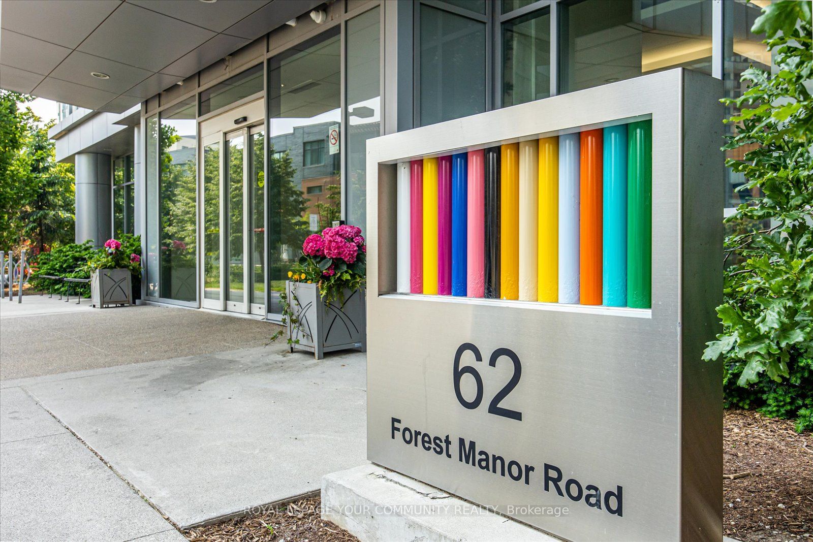 62 Forest Manor Road 807, Toronto, ON M2J 0B6