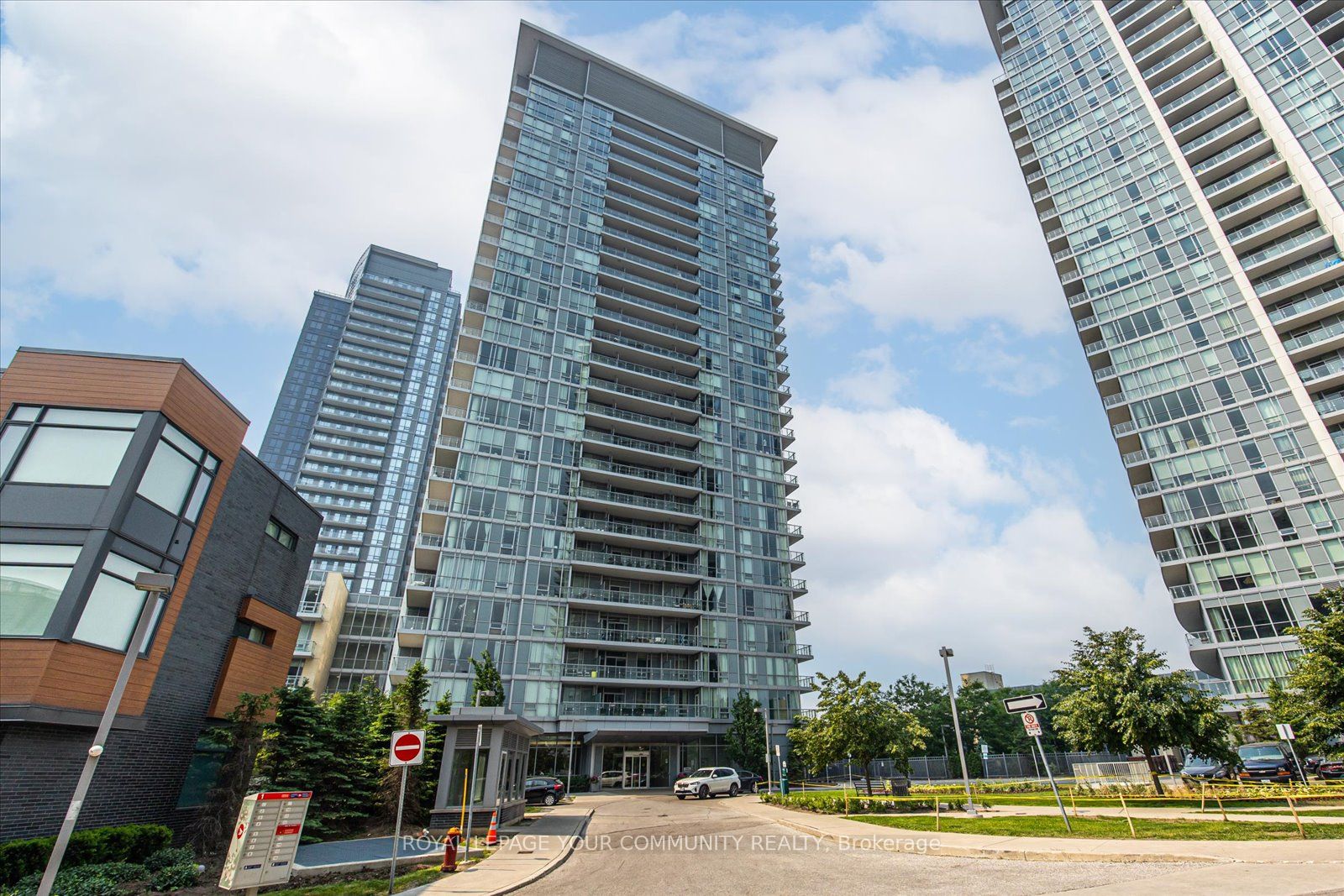 62 Forest Manor Road 807, Toronto, ON M2J 0B6 photo 2