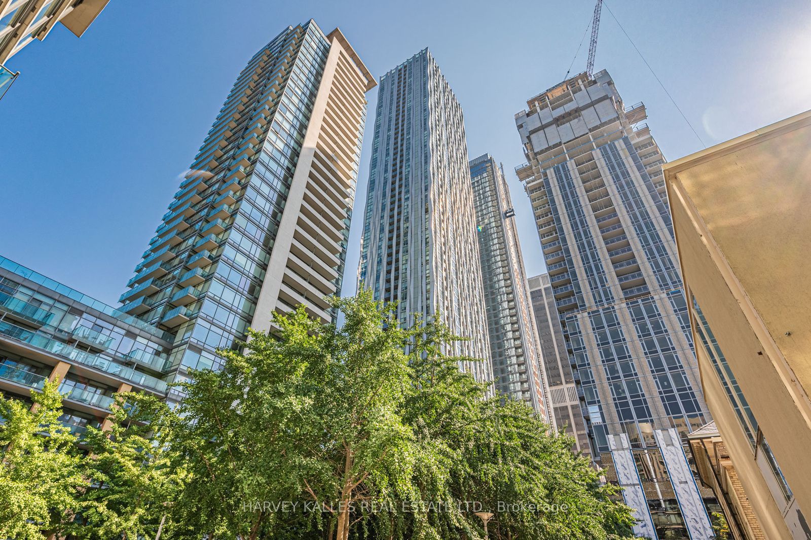1 Yorkville Avenue 912, Toronto, ON M4W 0B1