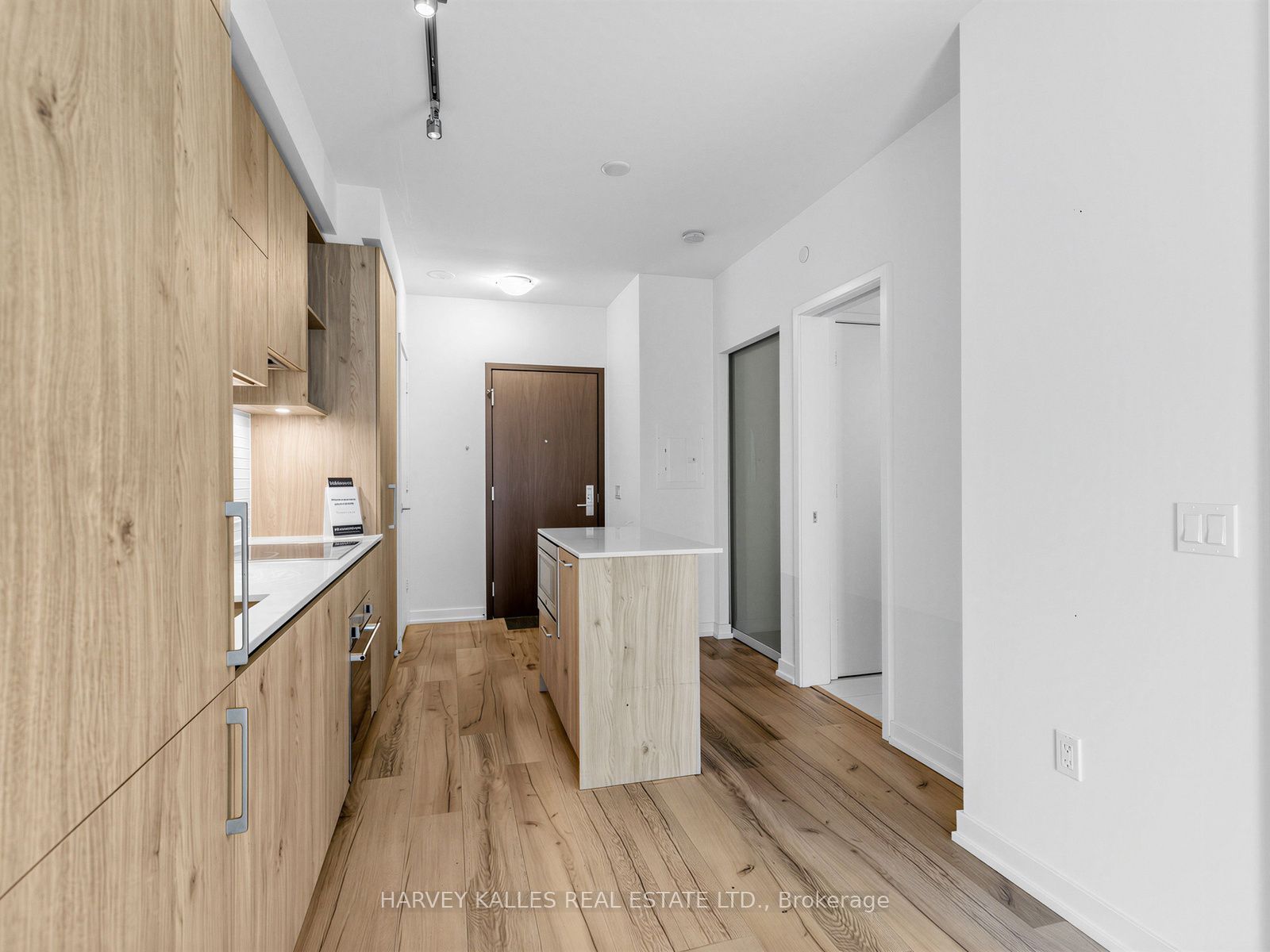 1 Yorkville Avenue 912, Toronto, ON M4W 0B1 photo 2