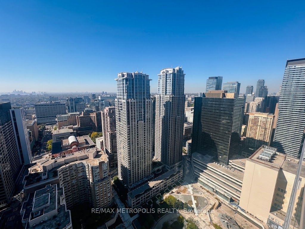 386 Yonge Street 3911, Toronto, ON M5B 0A5 photo 4
