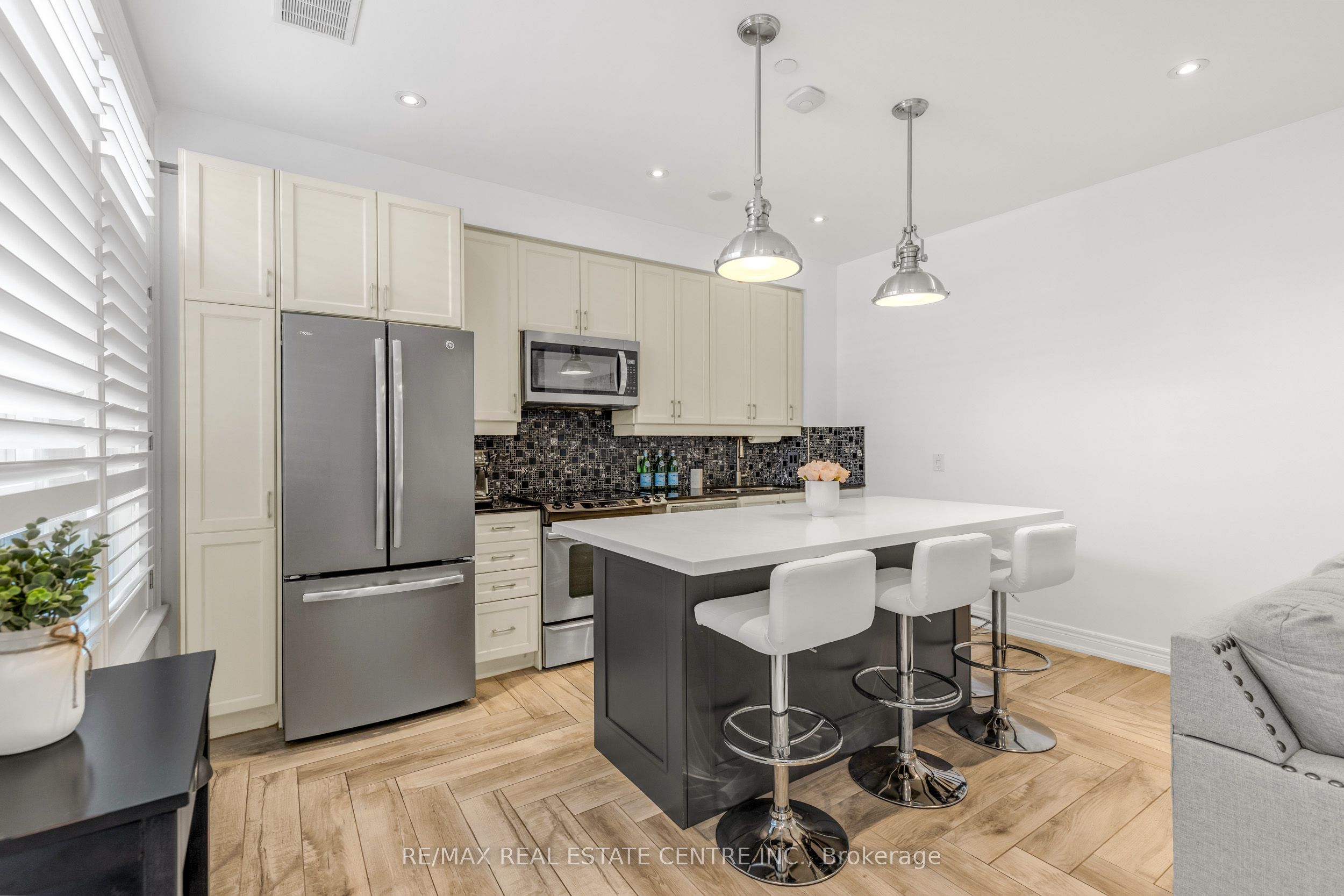 701 Sheppard Avenue W 113, Toronto, ON M3H 0B2 photo 2