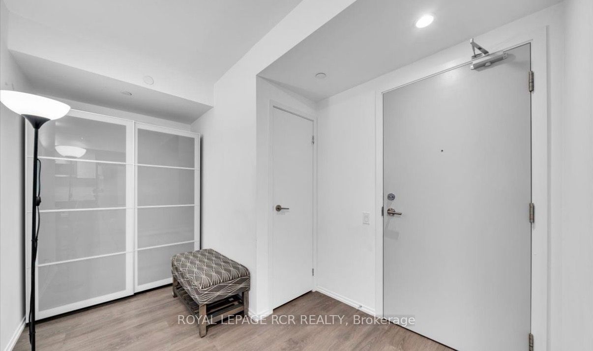 68 Shuter Street 2307, Toronto, ON M5B 1B4 photo 3