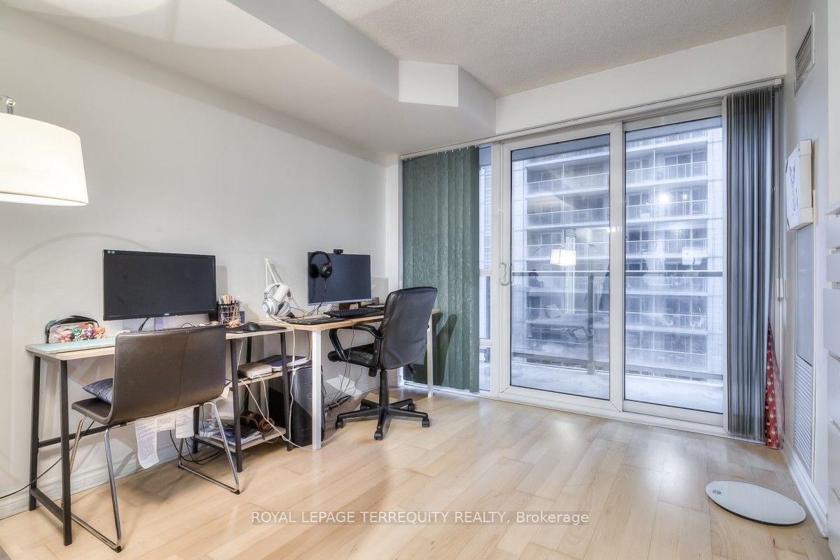 763 Bay Street 708, Toronto, ON M5G 2R3 photo 4
