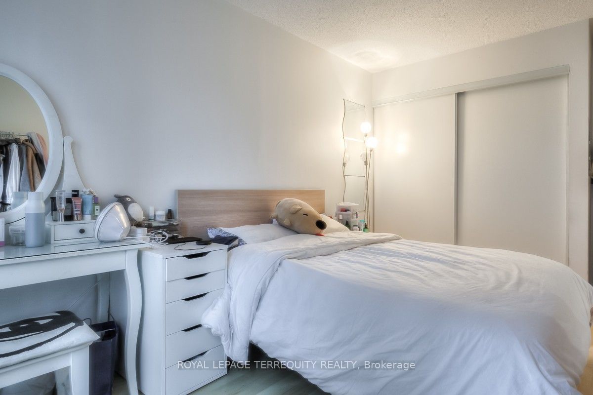 763 Bay Street 708, Toronto, ON M5G 2R3 photo 5