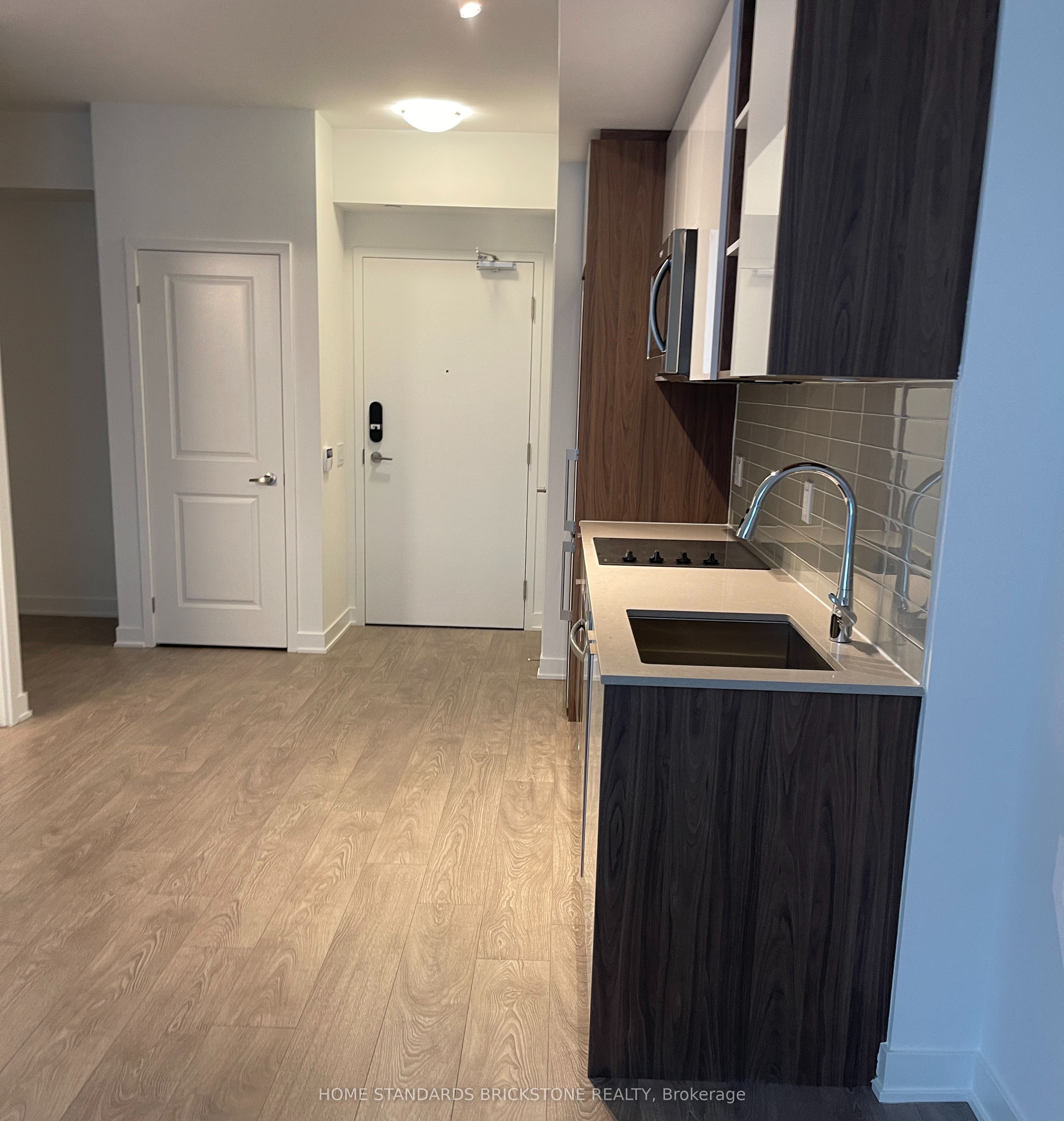 543 richmond st W 931, Toronto, ON M5V 1Y6 photo 5