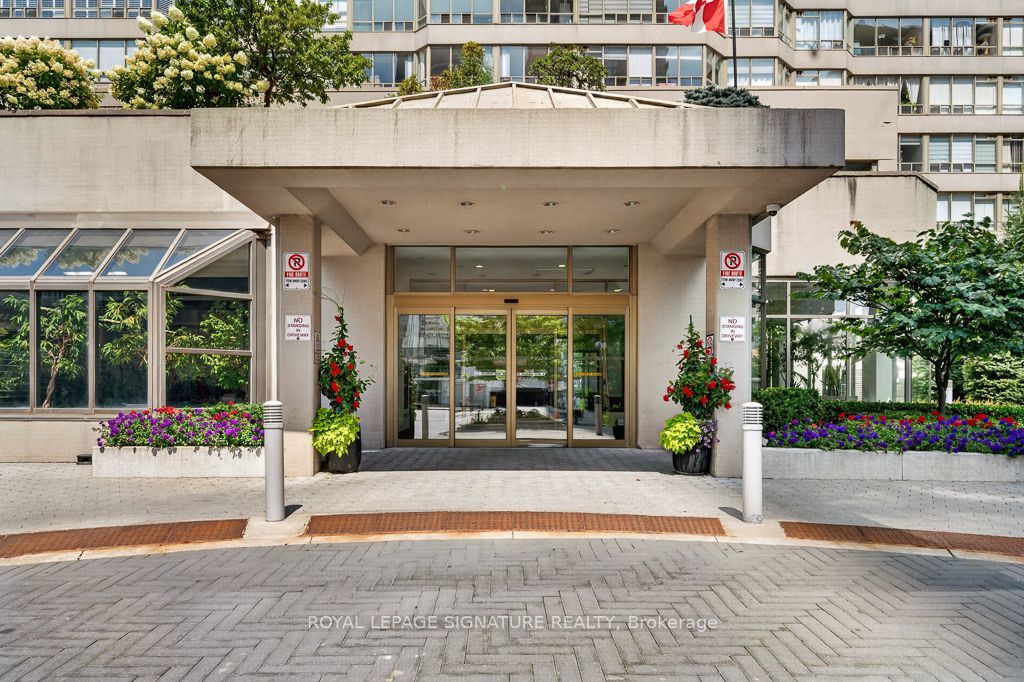 30 Greenfield Avenue PH14, Toronto, ON M2N 6N3 photo 2
