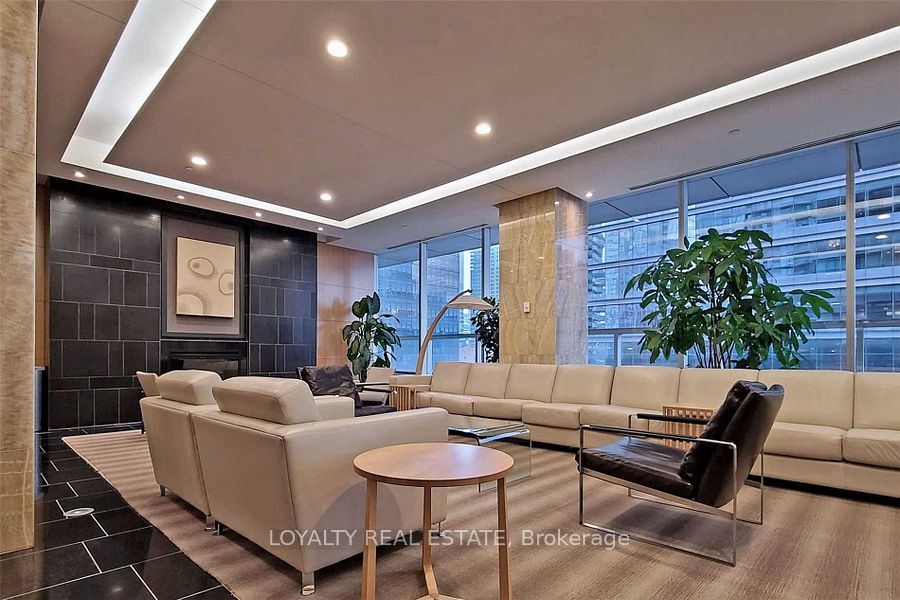 65 Bremner Boulevard 4907, Toronto, ON M5J 0A7 photo 3
