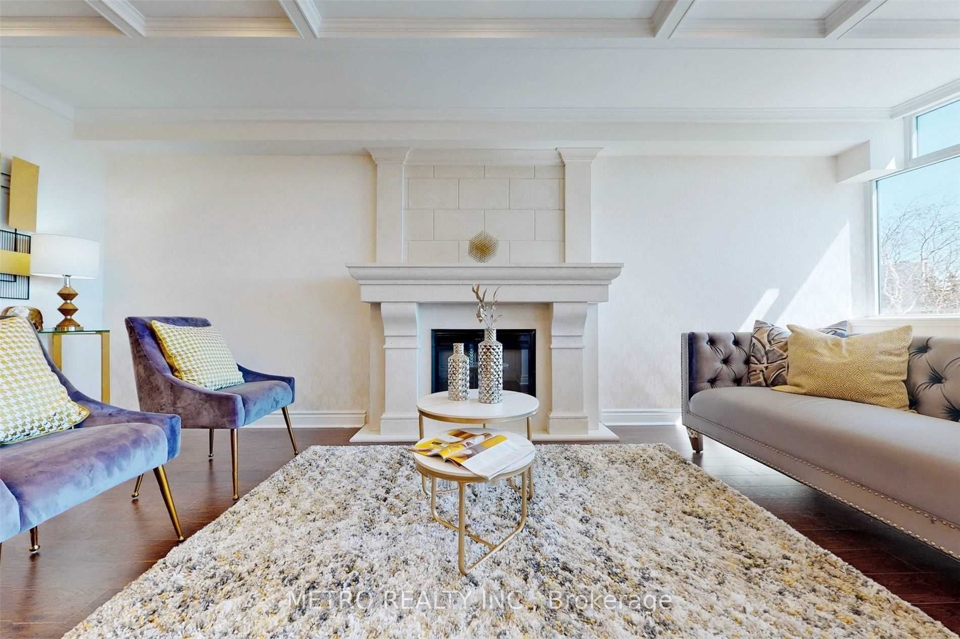 90 Fisherville Road 406, Toronto, ON M2R 3J9