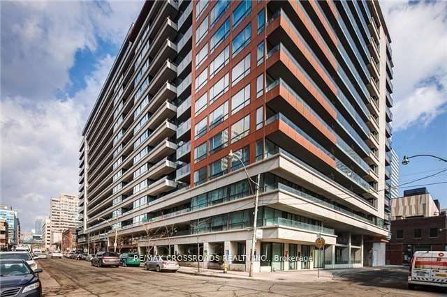 111 Elizabeth Street 631, Toronto, ON M5G 1P7