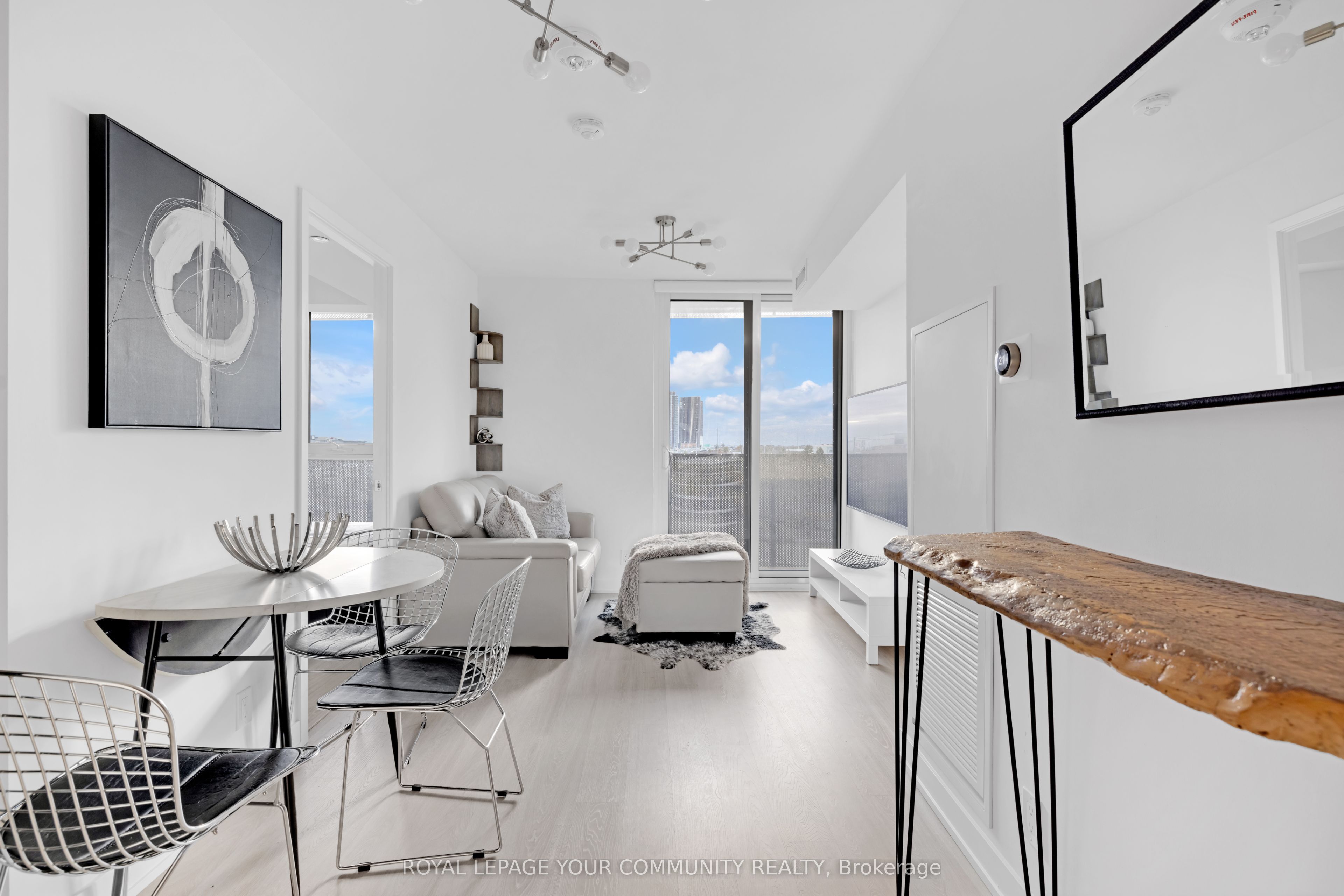 30 Tretti Way 419, Toronto, ON M3H 0E3