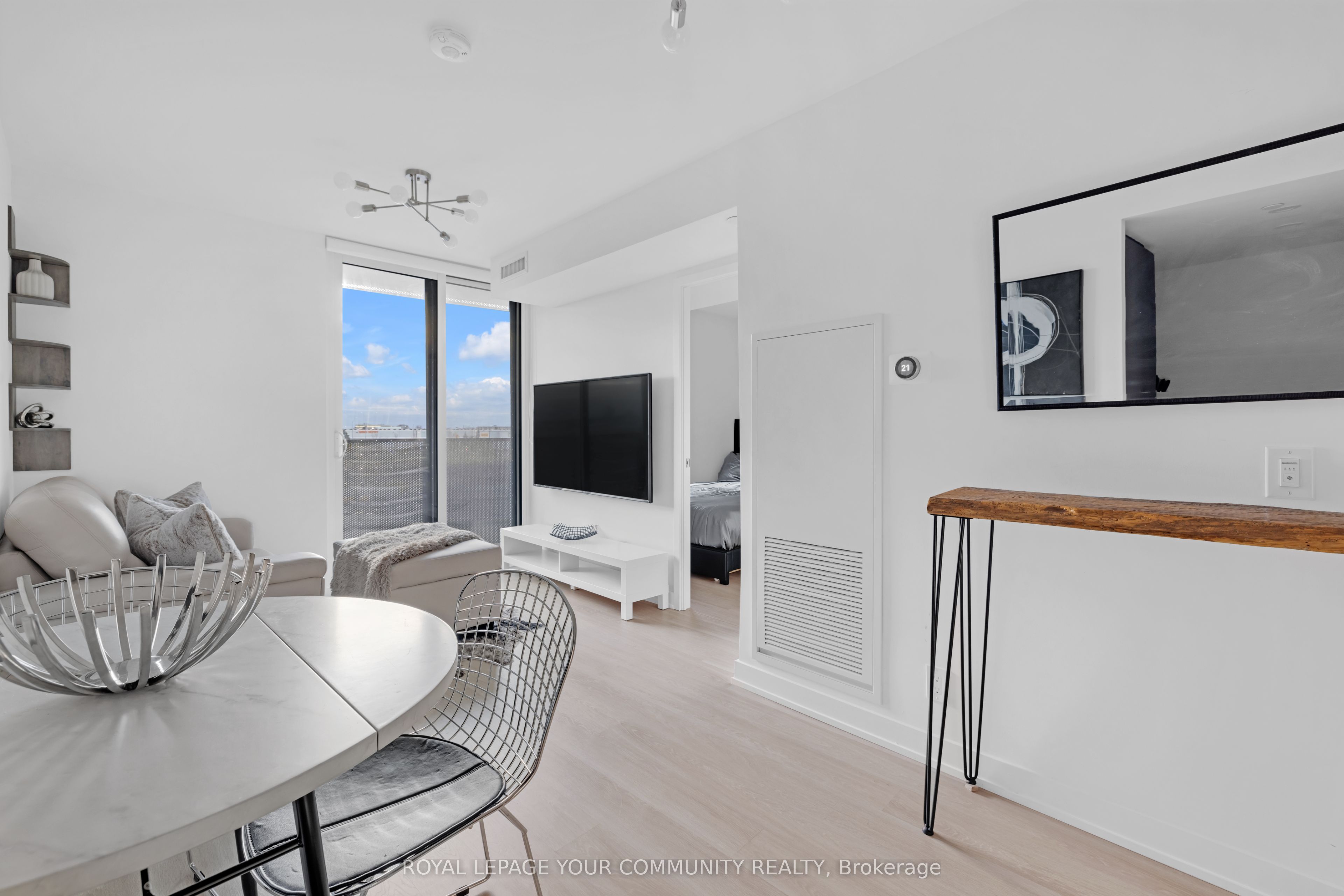 30 Tretti Way 419, Toronto, ON M3H 0E3 photo 2