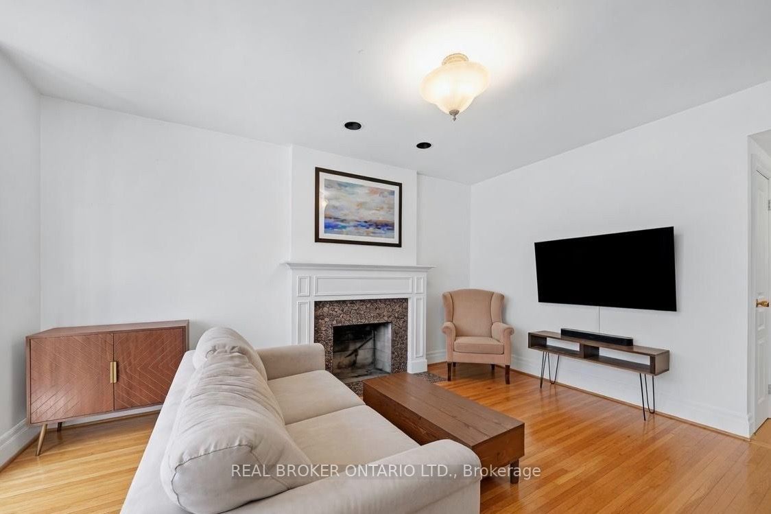 12 Foxbar Road 2, Toronto, ON M4V 2G6 photo 5