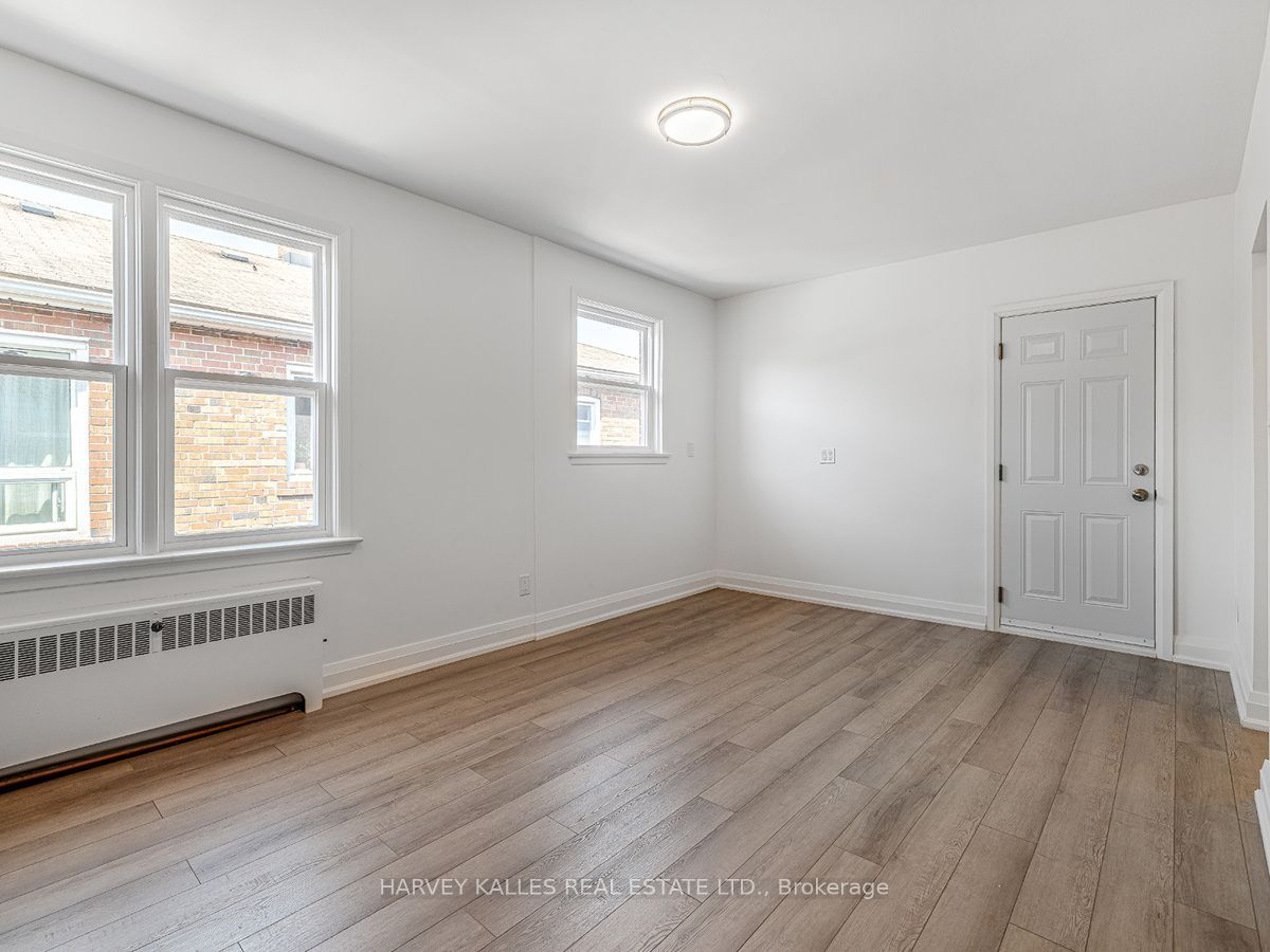 8 Markdale Avenue 4, Toronto, ON M6C 1S9 photo 4