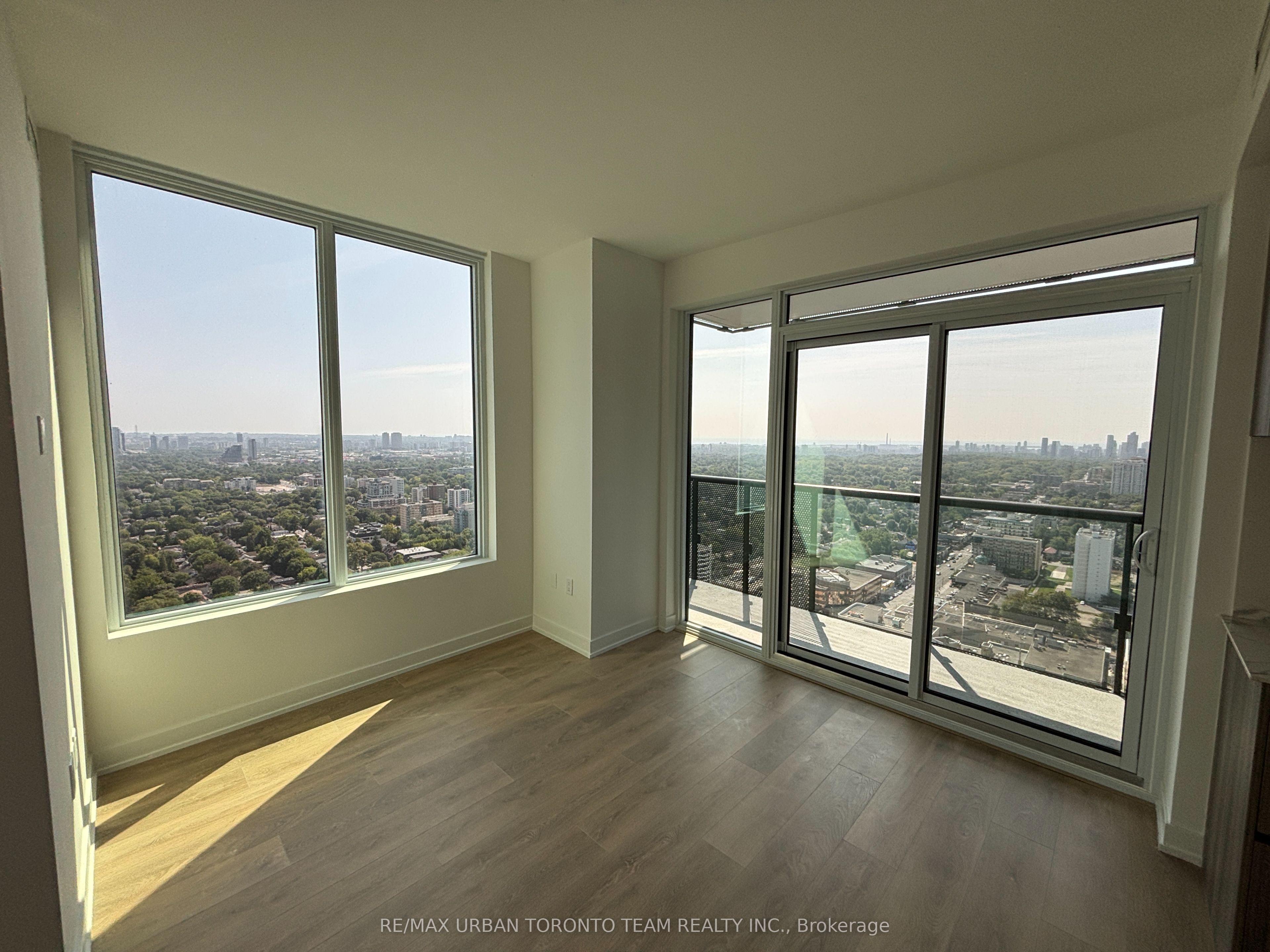 117 Broadway Avenue 3611, Toronto, ON M4P 1V3 photo 3