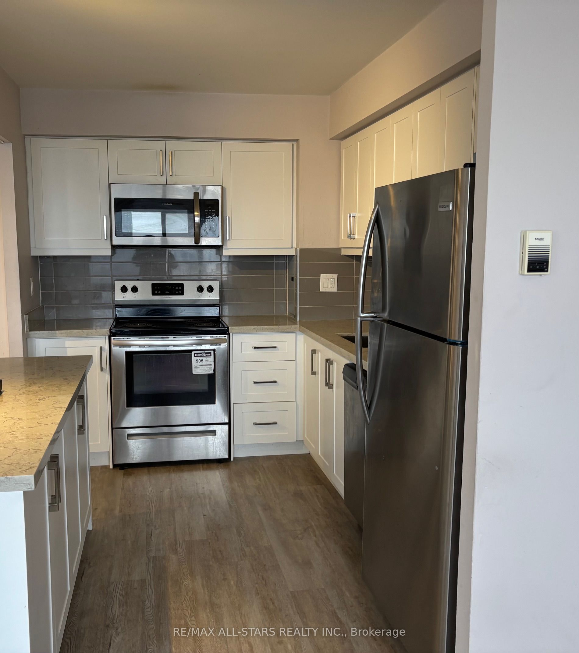 10 Sunny Glenway 1906, Toronto, ON M3C 2Z3 photo 4