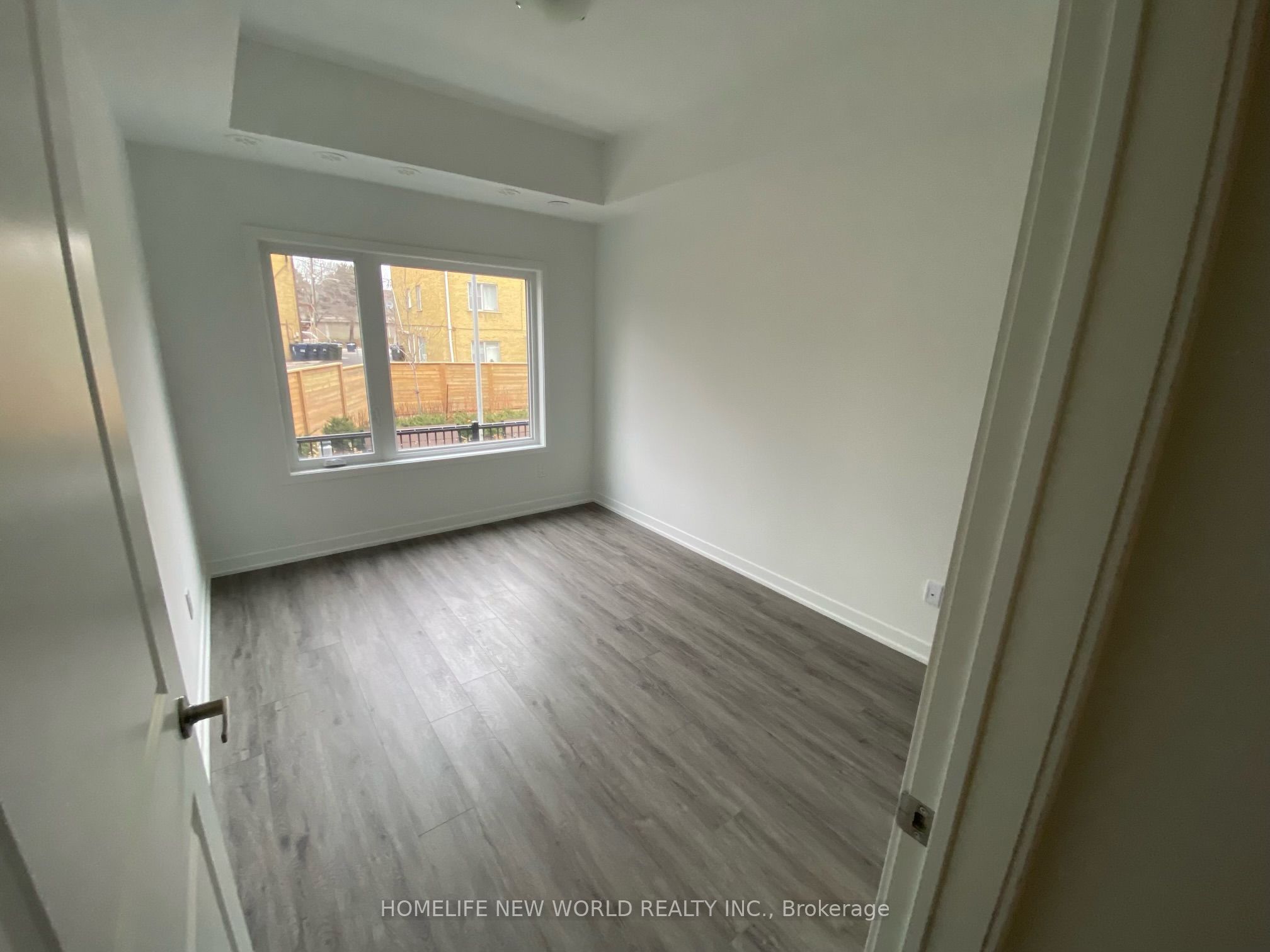 14 S Marquette Avenue 6, Toronto, ON M6A 0E1 photo 4