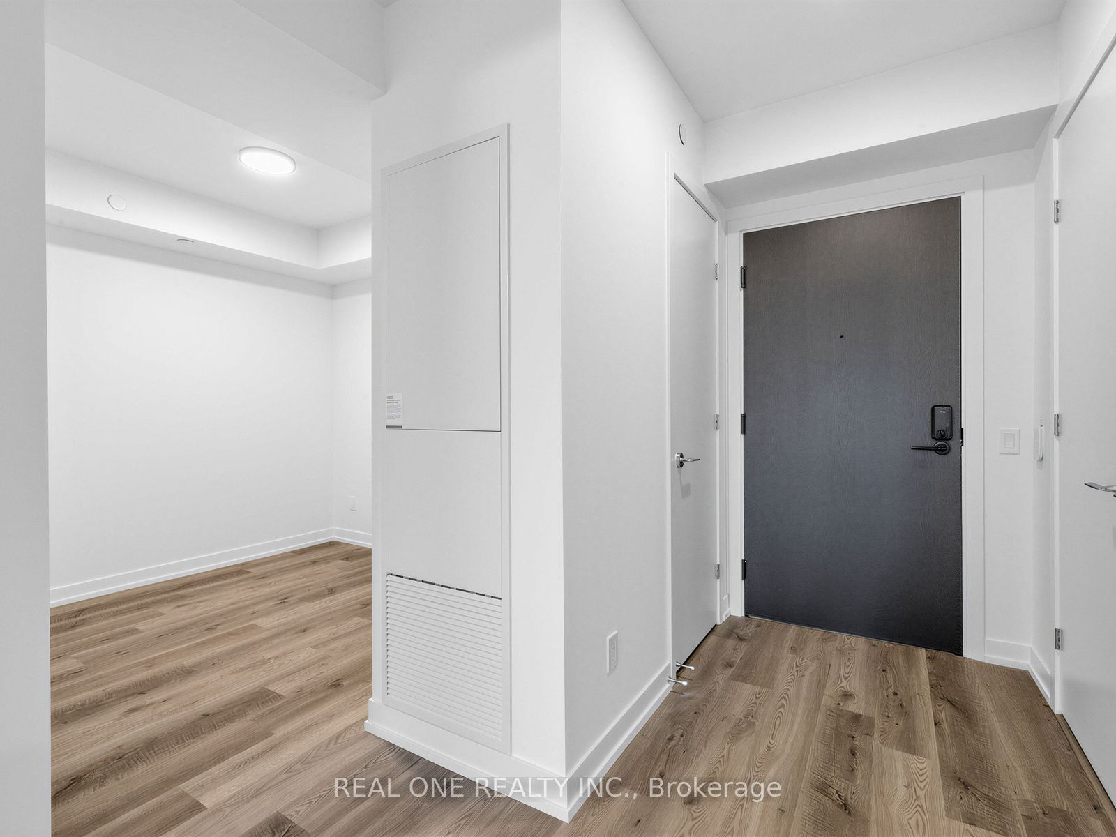 771 Yonge Street 502, Toronto, ON M4W 0B8 photo 5