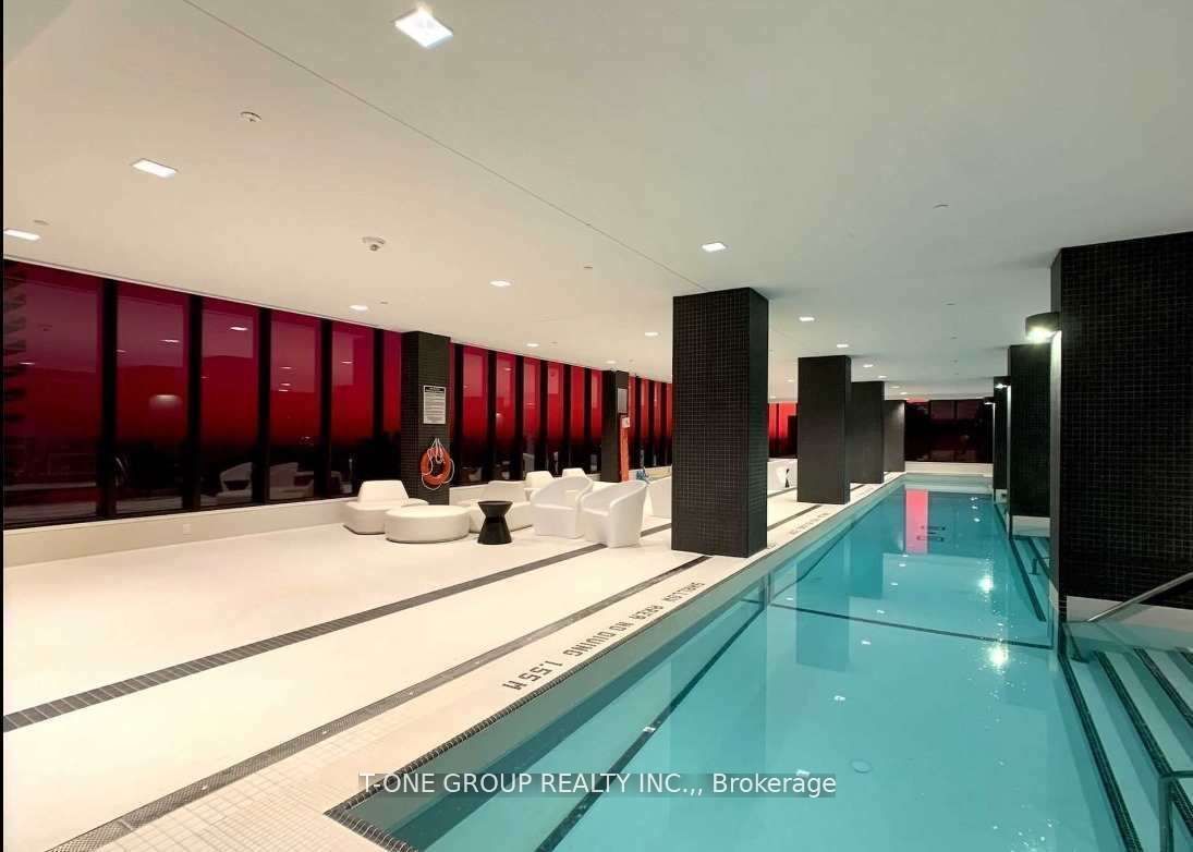 8 Eglinton Avenue E 5111, Toronto, ON M4P 0C1 photo 3