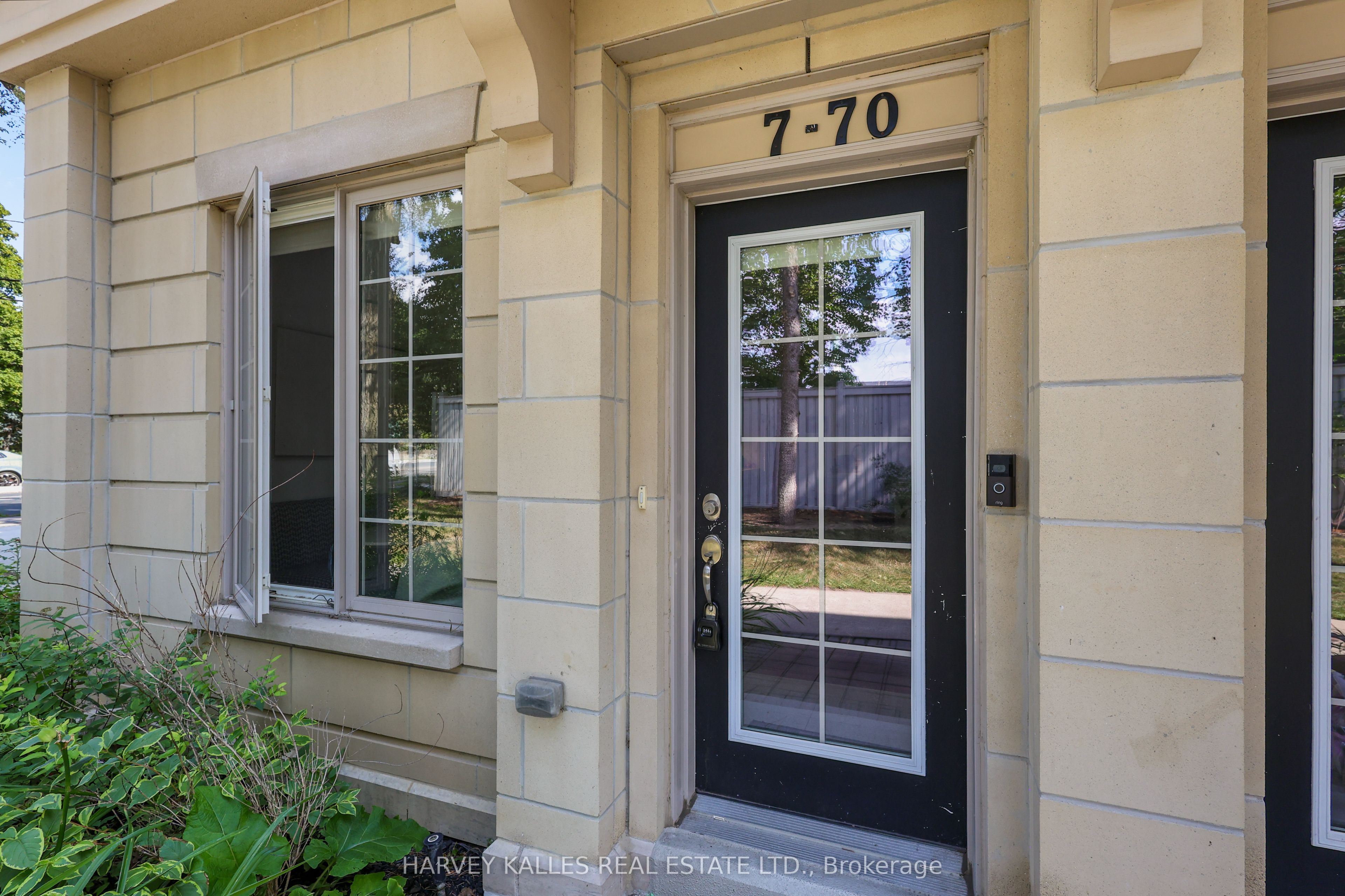 70 Hargrave Lane 7, Toronto, ON M4N 0A4 photo 3
