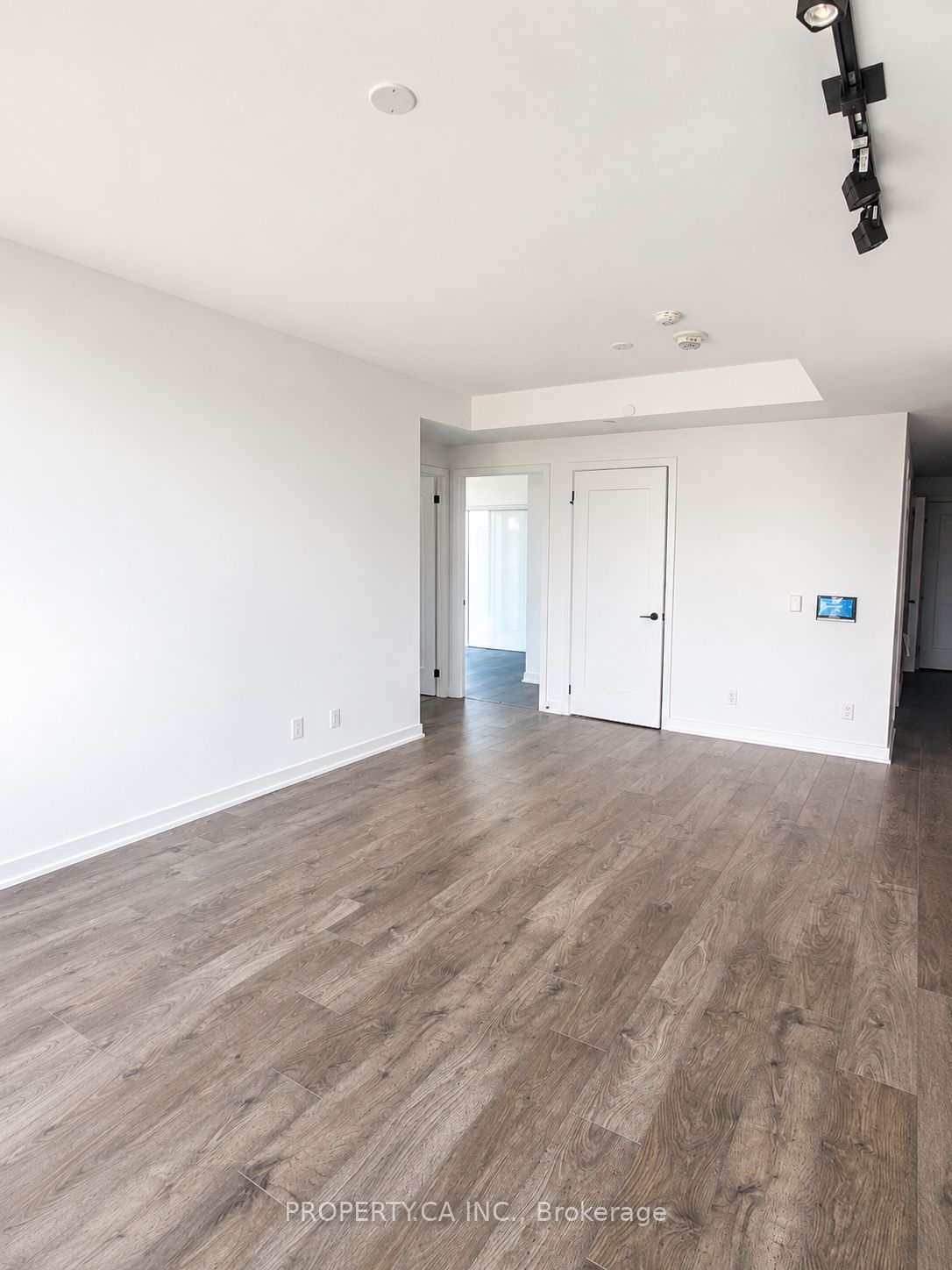 5 Defries Street 2105, Toronto, ON M5A 0W7 photo 3