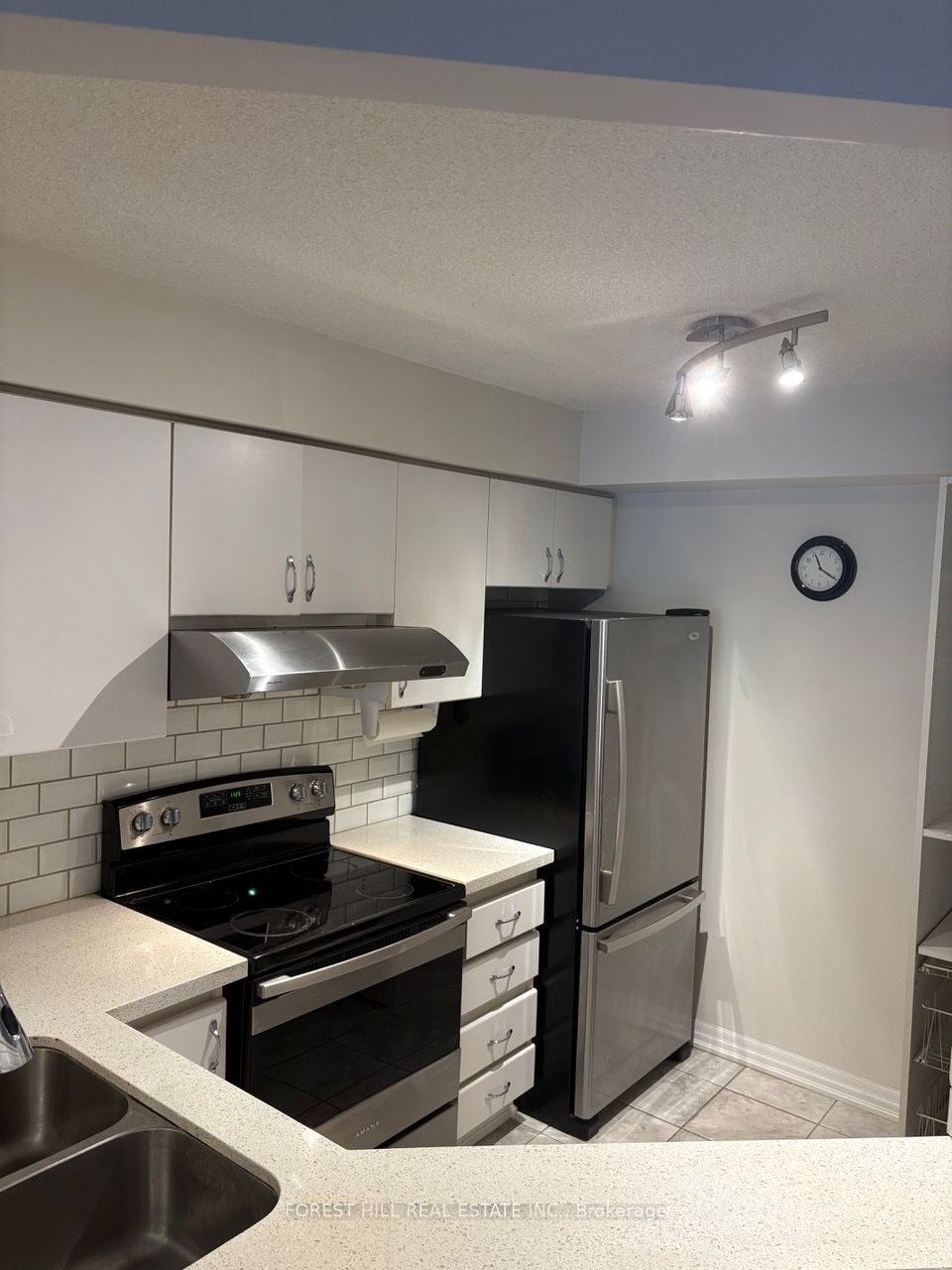 24 Wellesley Street W 1303, Toronto, ON M4Y 2X6 photo 4