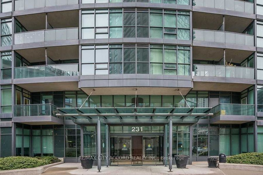 231 Fort York Boulevard 202, Toronto, ON M5V 1B2