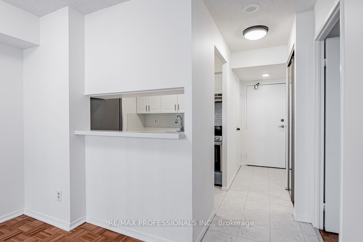 633 Bay Street 502, Toronto, ON M5G 2G4 photo 4