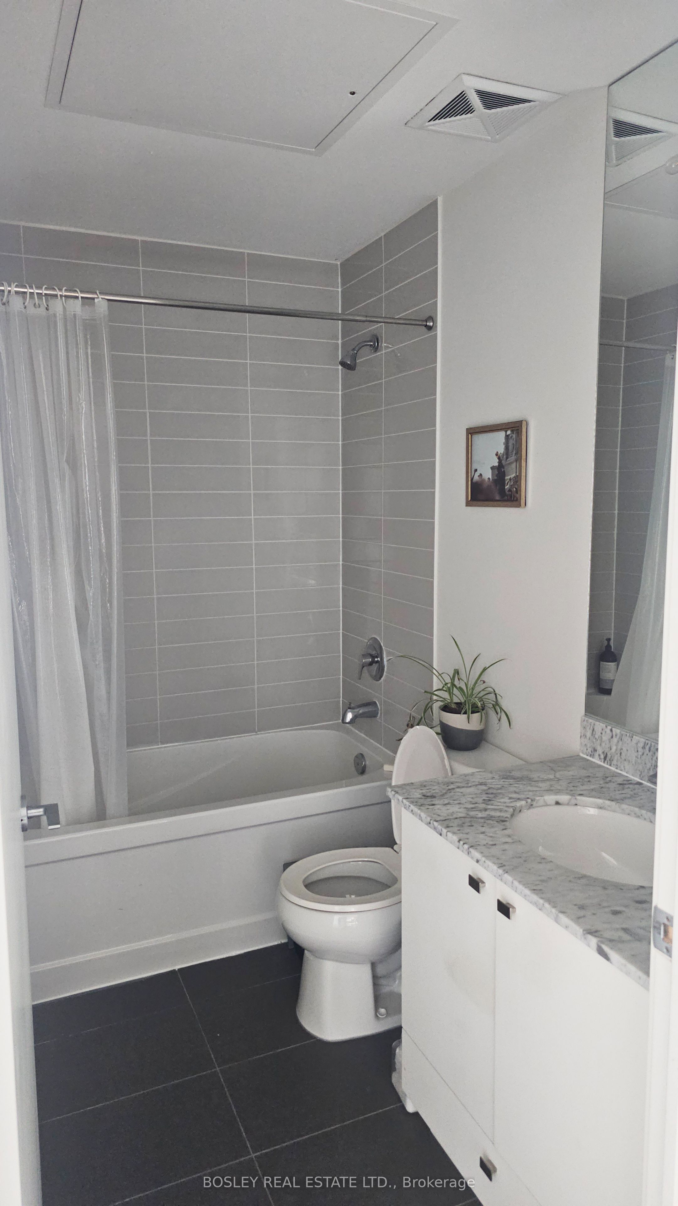 51 East Liberty Street 1303, Toronto, ON M6K 3P8 photo 4