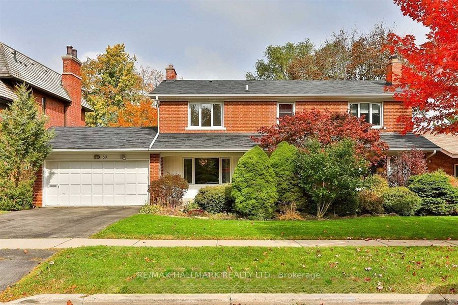 30 Medalist Road, Toronto, ON M2P 1Y5