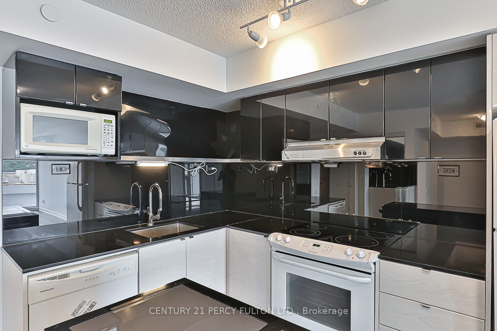 72 Esther Shiner Boulevard 309, Toronto, ON M2K 0C4 photo 5