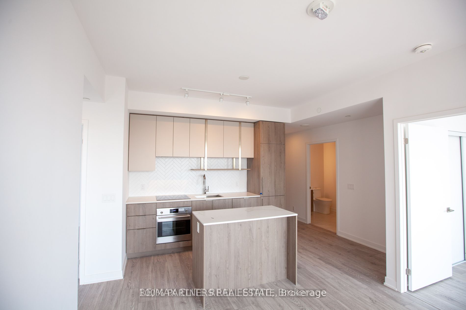 15 Holmes Avenue 1704, Toronto, ON M2N 0L4 photo 4